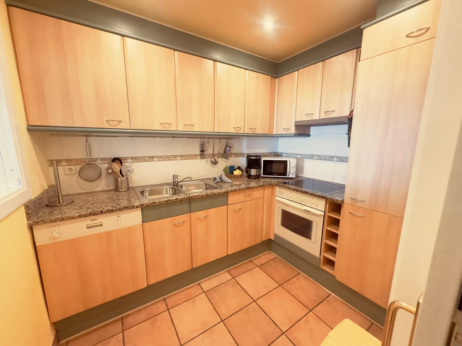 Port Pals "Summer Vibes"