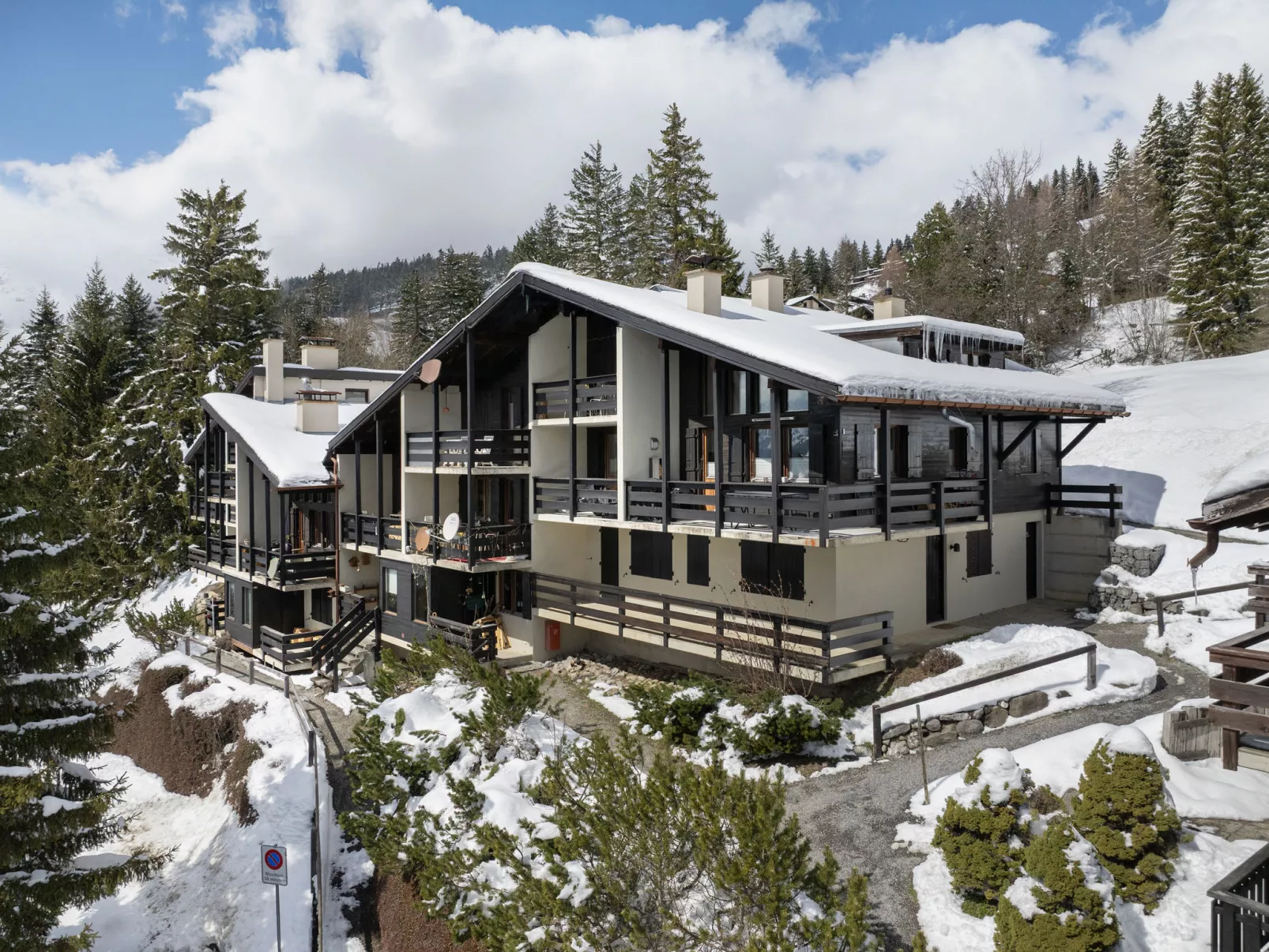 Les Arsets 308/15 - Draußen