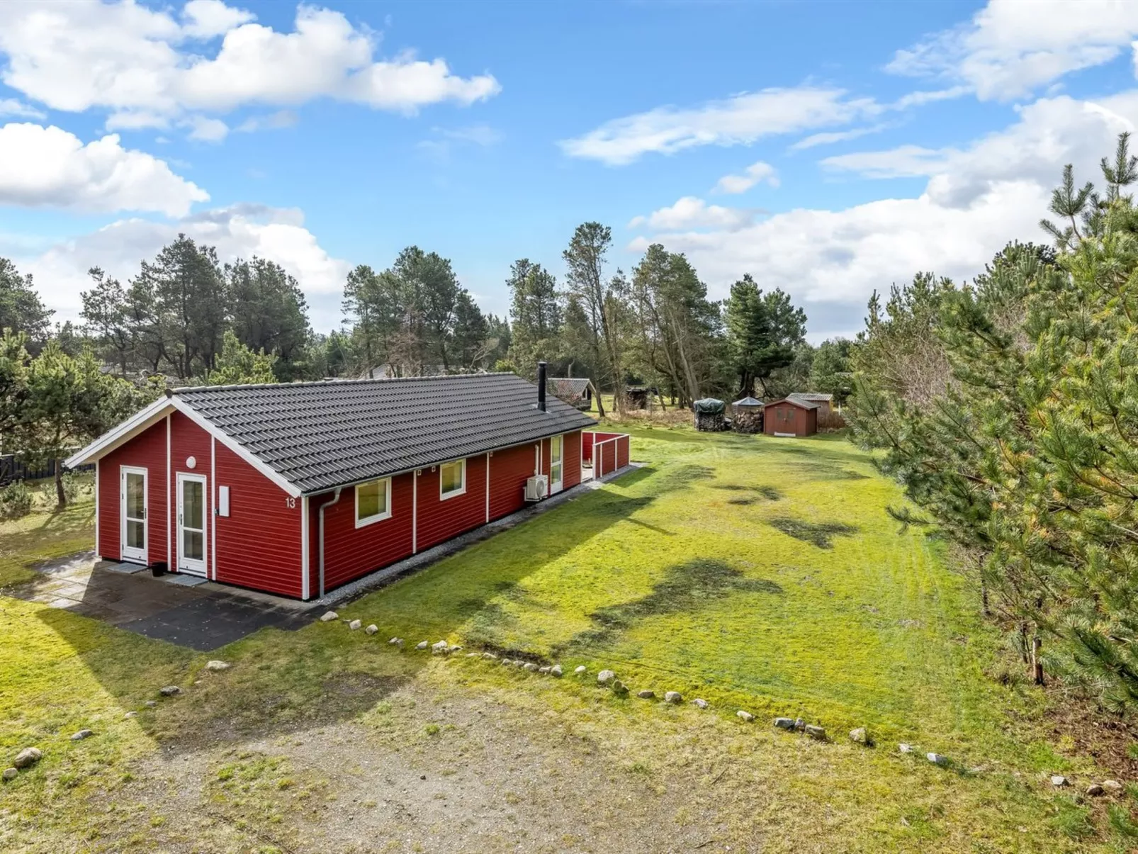 "Hialmar" - 300m from the sea