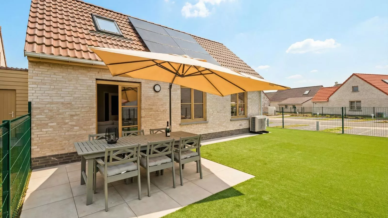 Westhinder I H90 - Exterior in summer