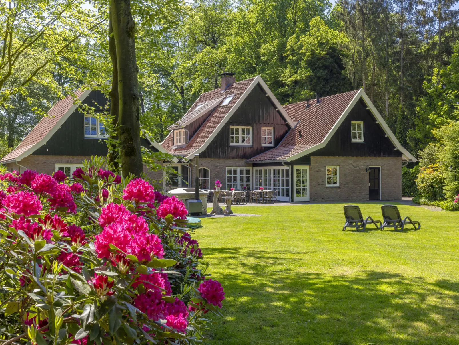 Het Landhuis - Outside
