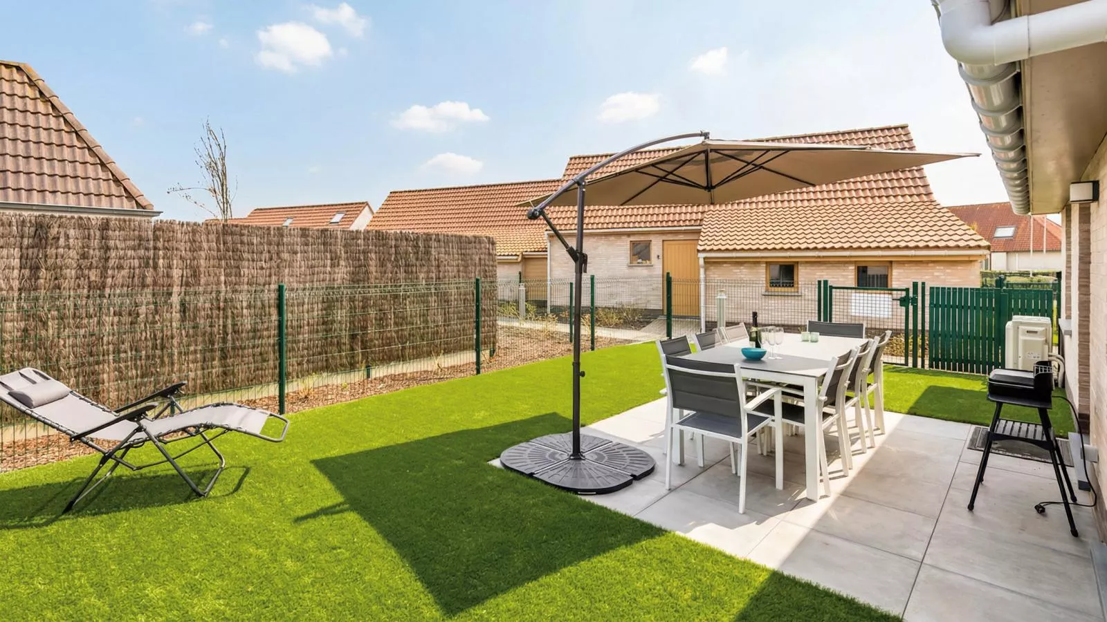 Westhinder I H12 - Garten Sommer