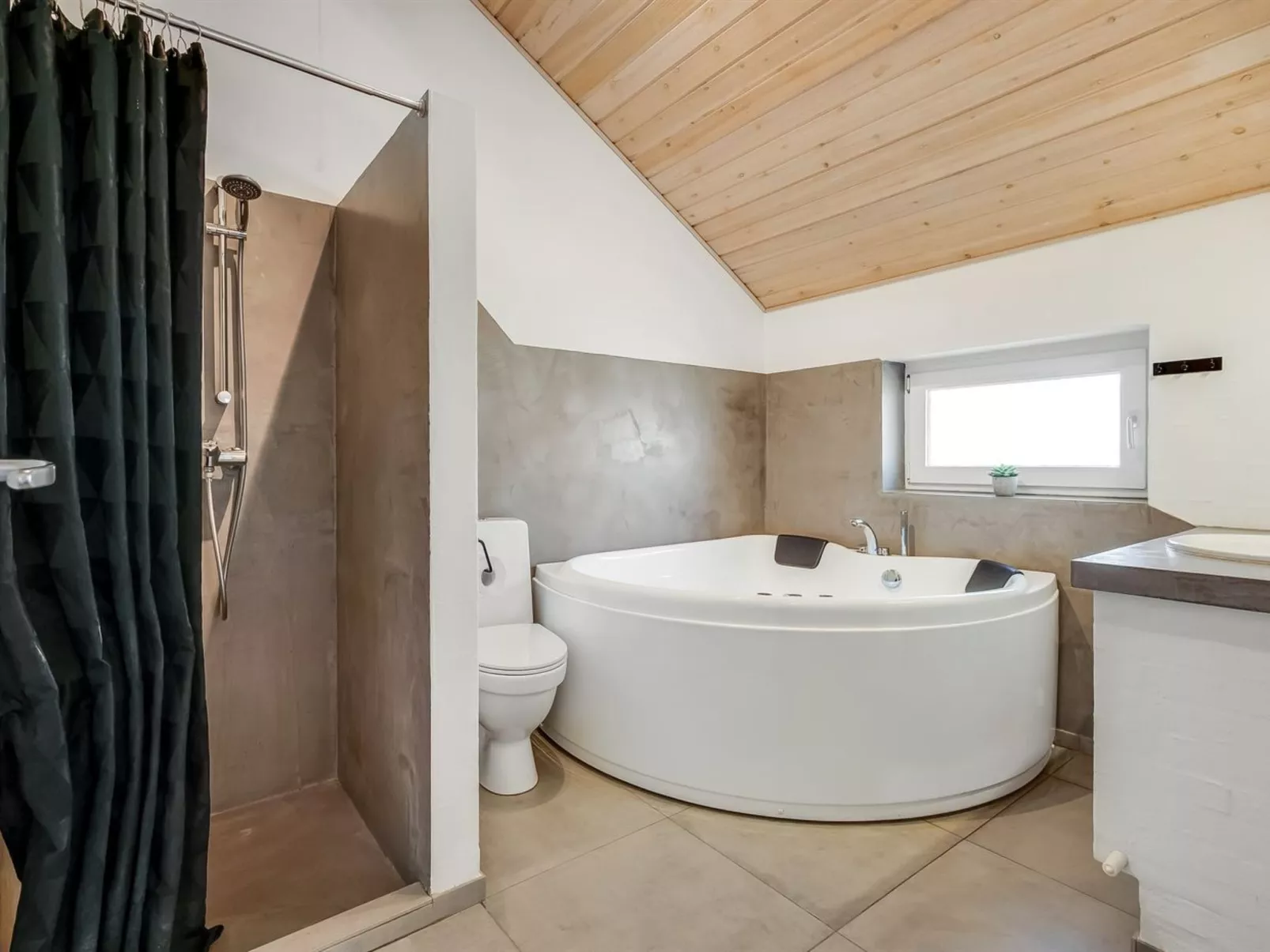 "Antoinetta" - 350m from the sea