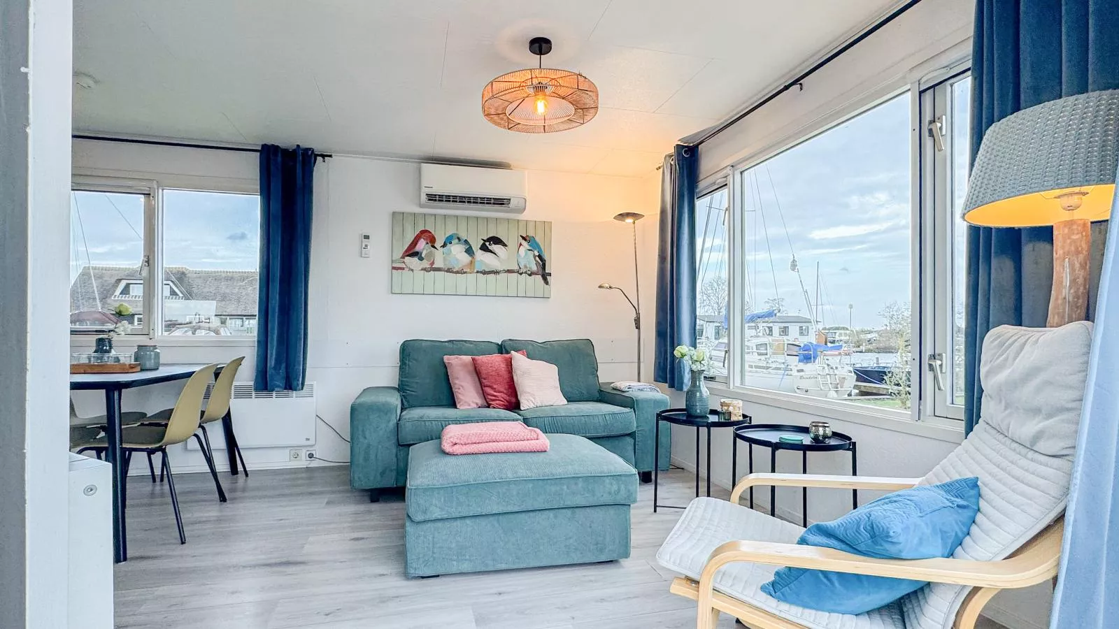 Blauwborst 24-18 - Living room