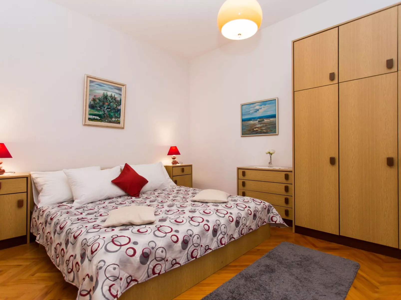 Strandnahe Ferienwohnung Jure mit großer Terrasse - Dedans