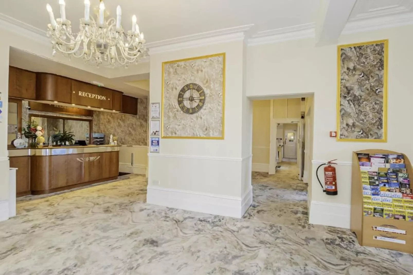 Standard Triple Room - Hall & reception