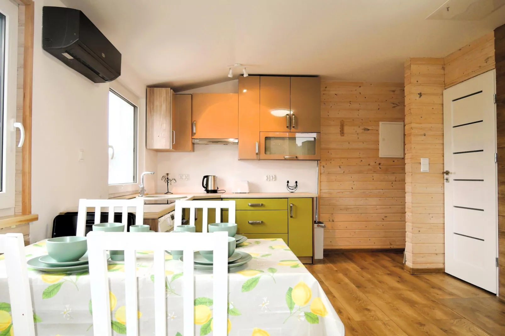 Apartament z tarasem Wisełka  Lew 2 I piętro - Esszimmer