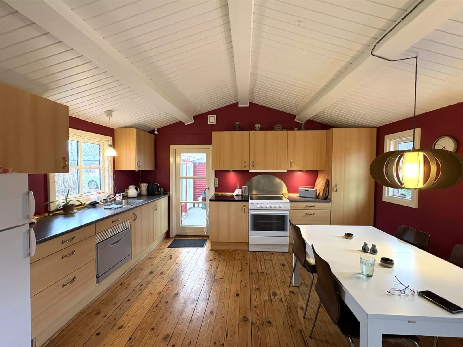 "Swea" - 2.5km from the sea - Drinnen