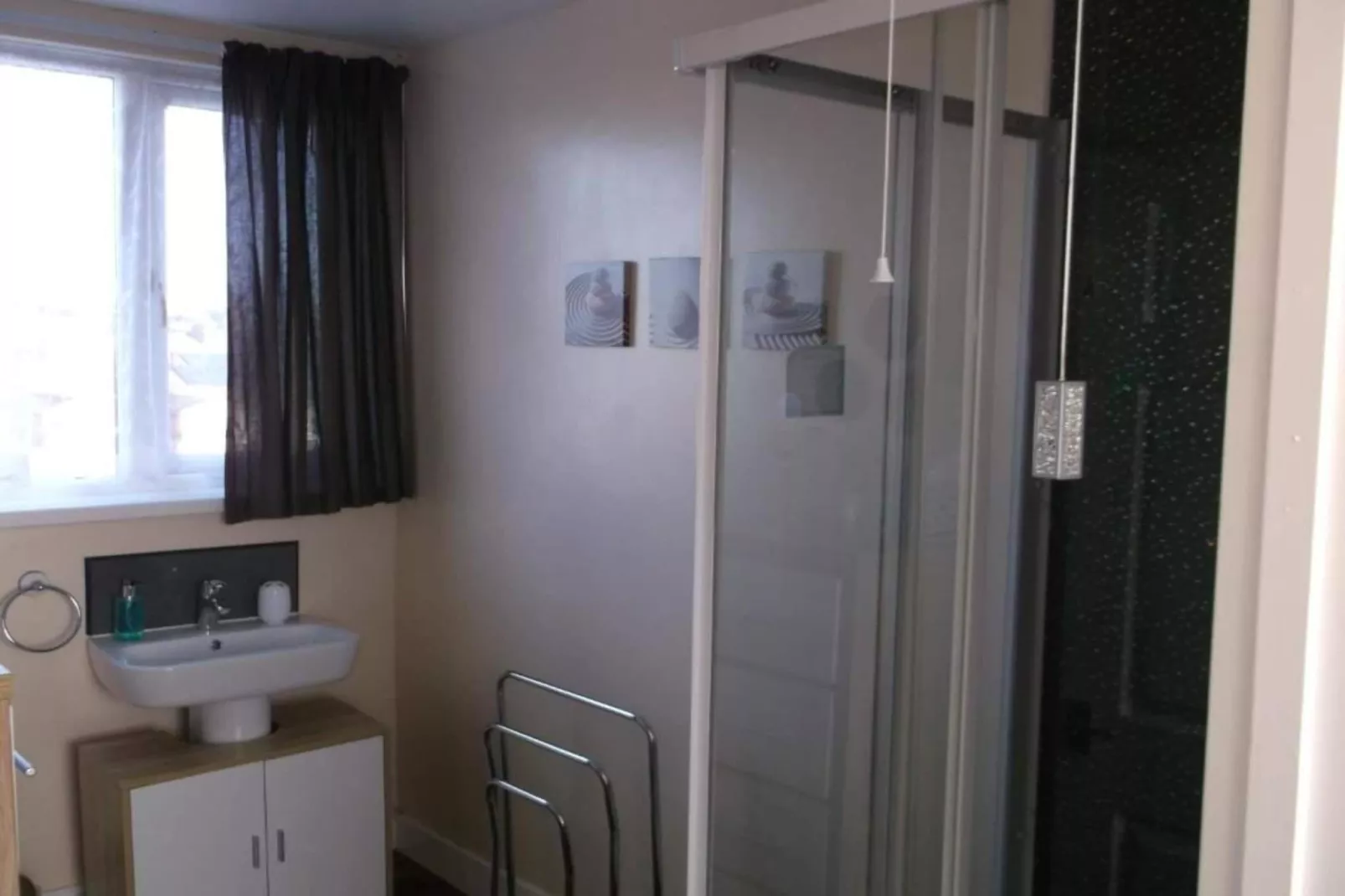 Standard Double Room - Bathroom