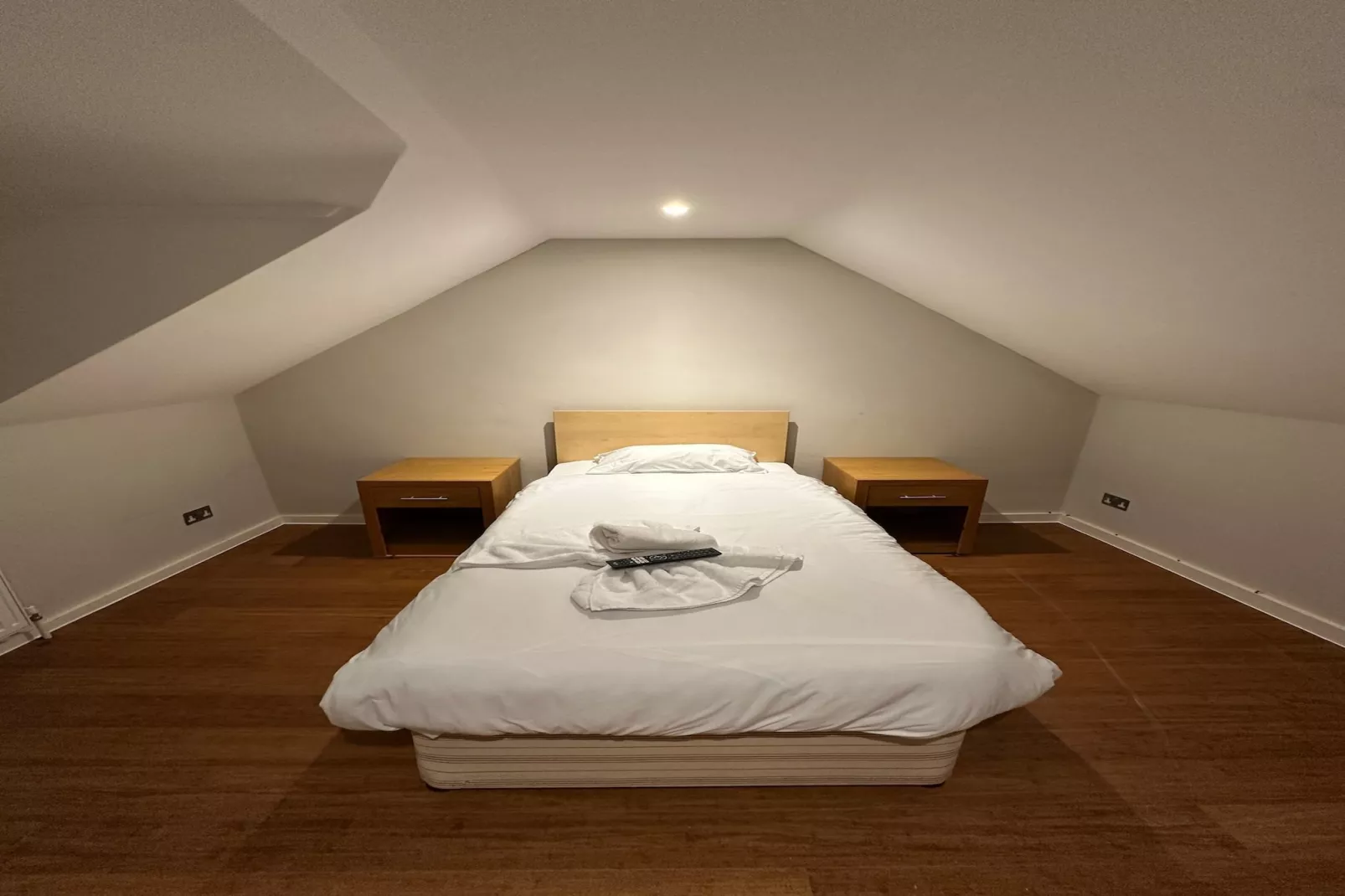 Standard Single Room - Bedroom