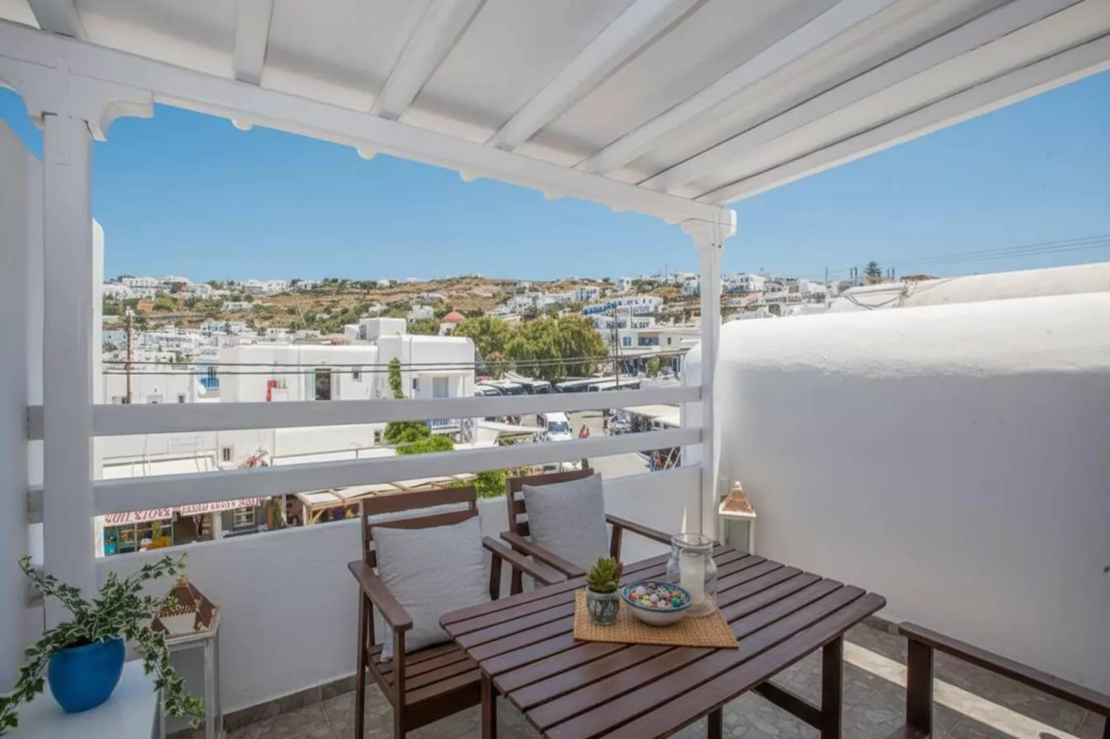 Zampeta_Big_vacay - Terrace balcony