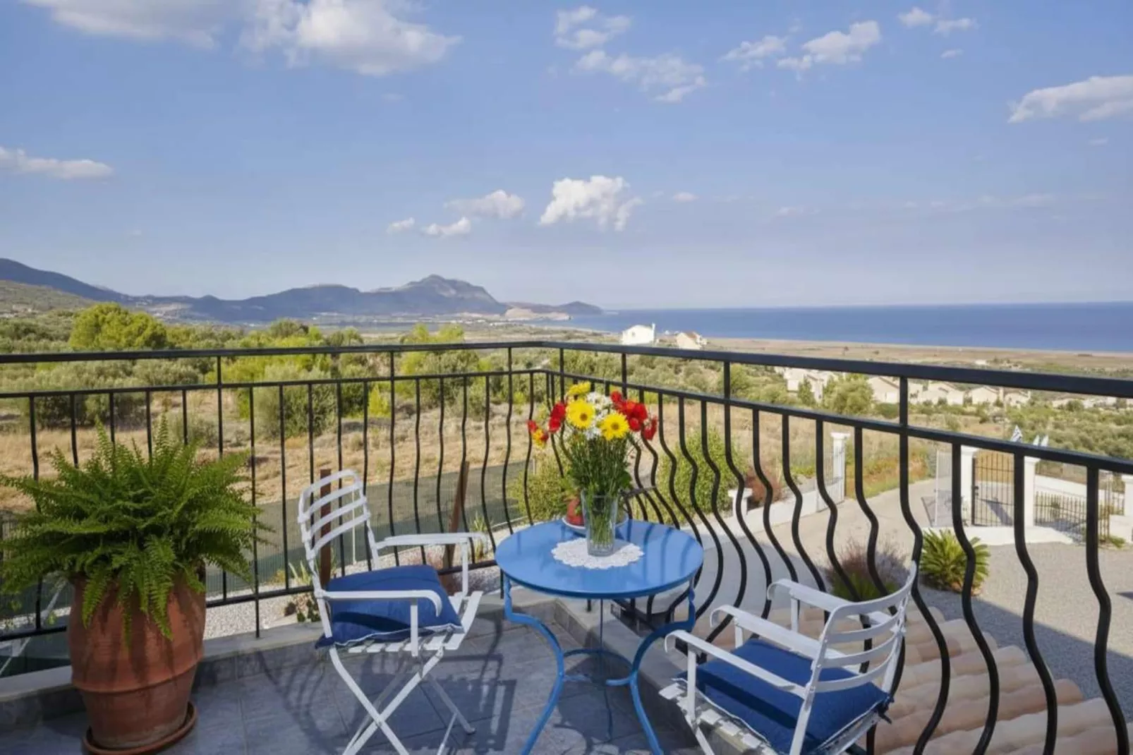 Premium Villa in Rhodes with Private Pool Escape - Terrasse/Balkon