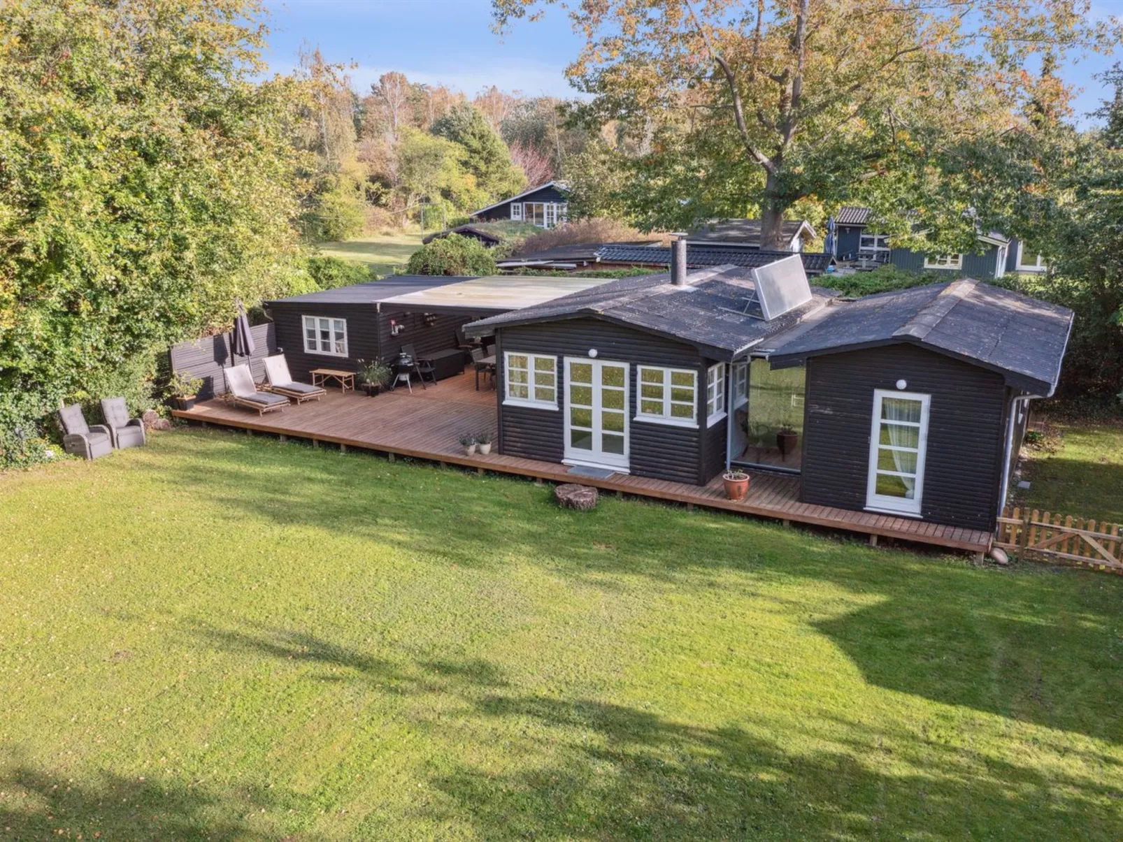 "Niela" - 400m from the sea - Outside