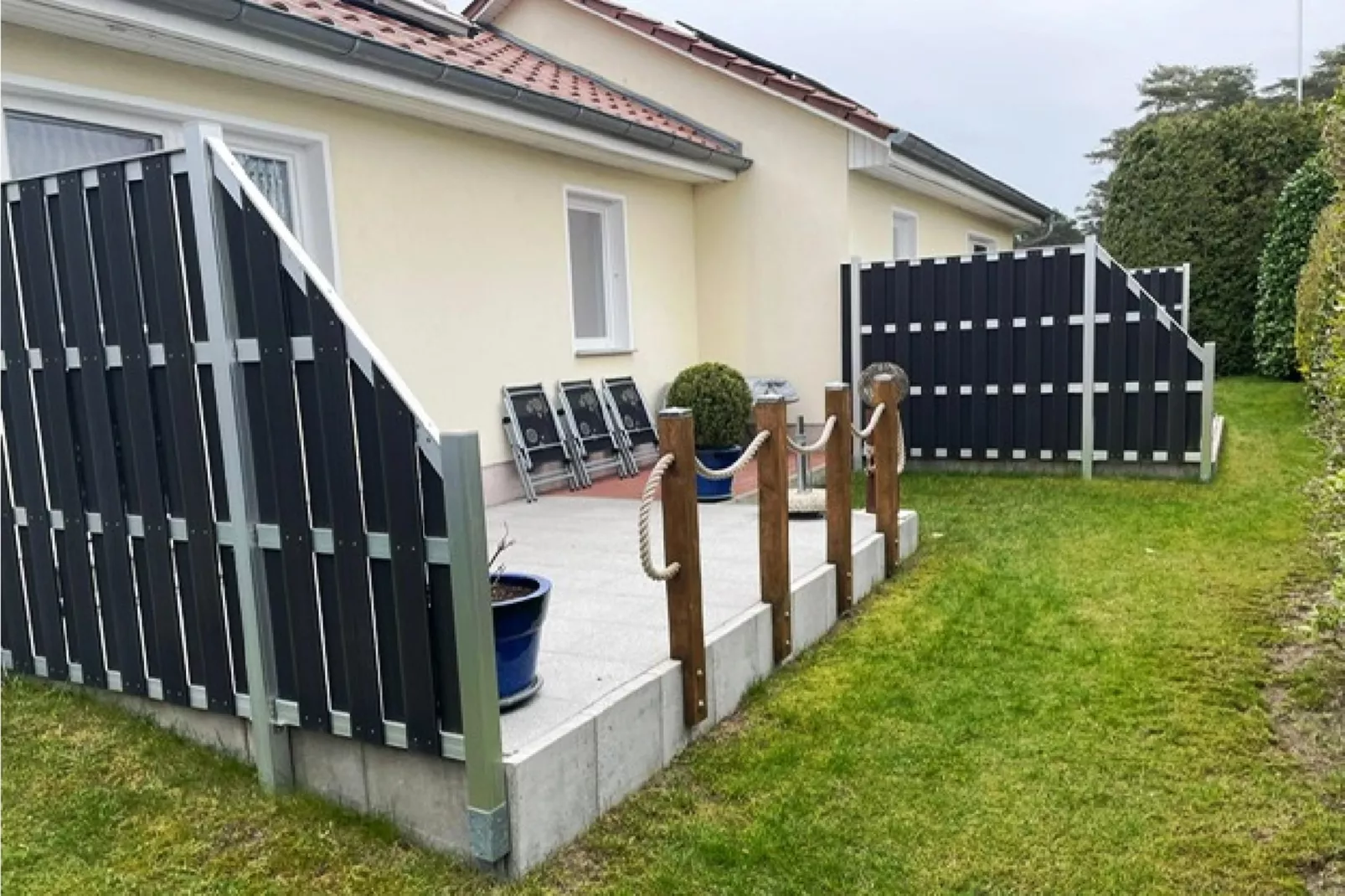 Doppelhaushälfte links - Terrace balcony