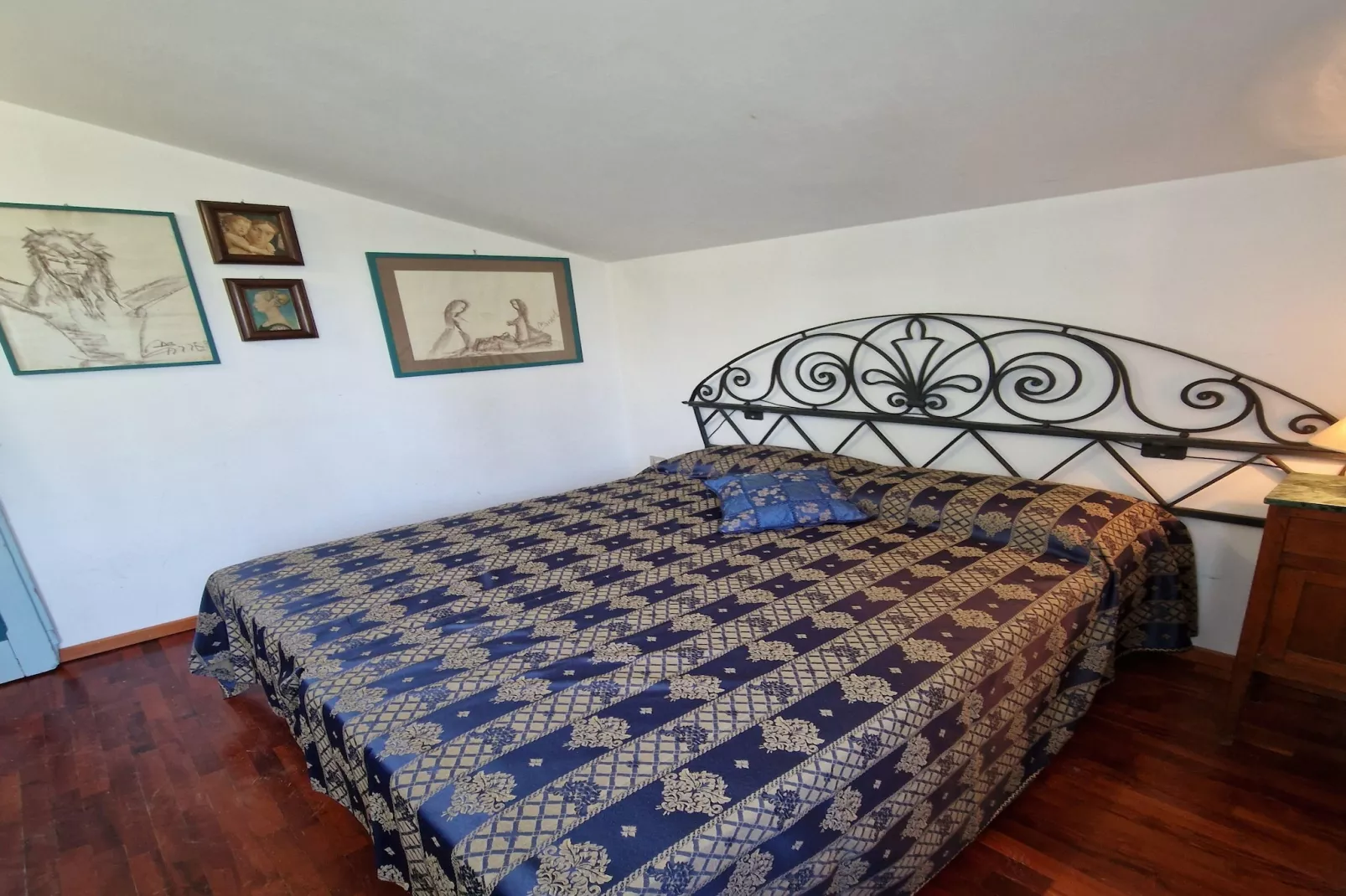 Holiday home dei Pavoni Montemaggiore con Piscina privata - Schlafzimmer