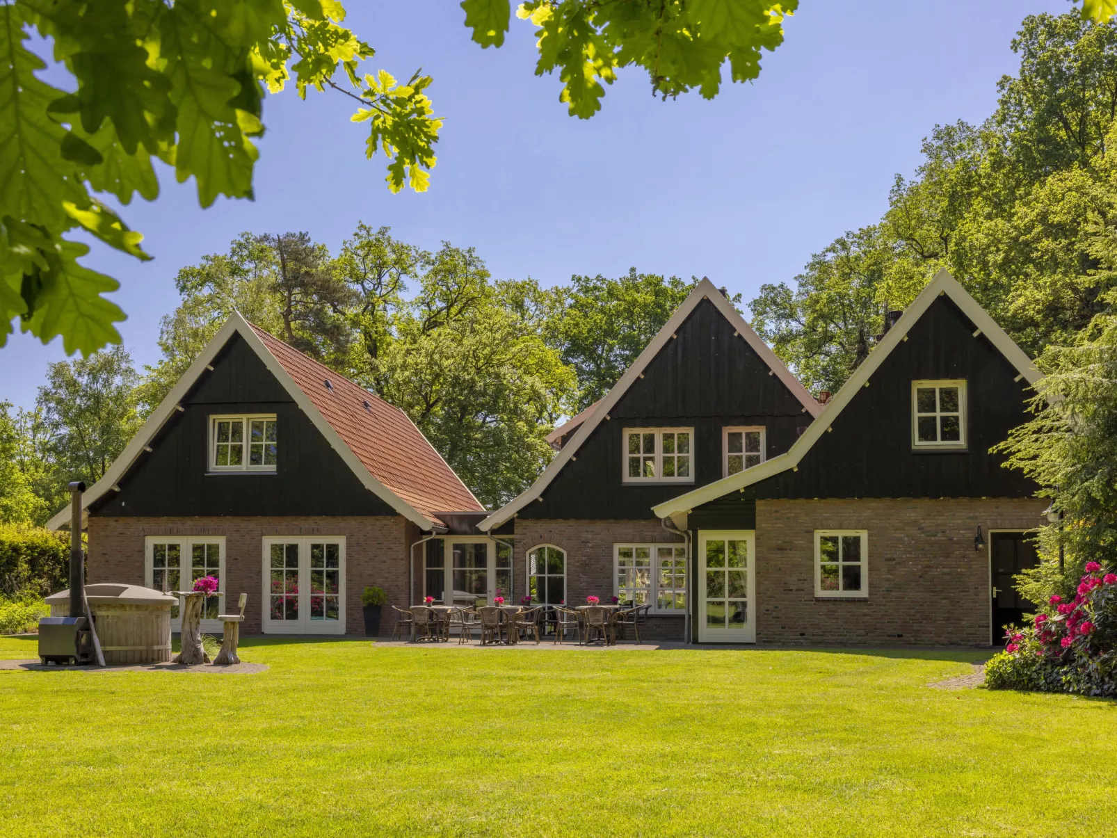 Het Landhuis - Outside
