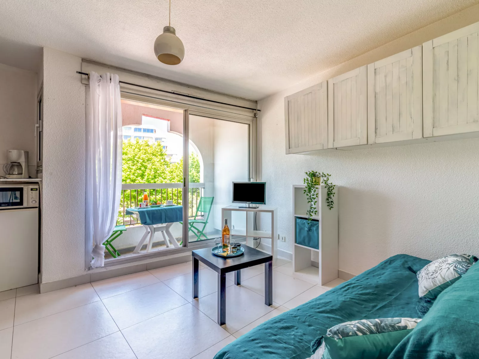 Les Grenadines - Inside