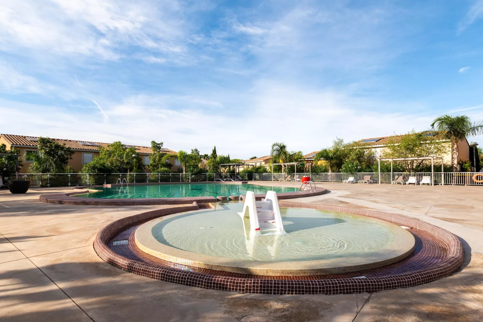 Les Demeures Torrellanes- Appartement 2 piÃ¨ces 4 personnes climatisÃ© - Exterior in summer