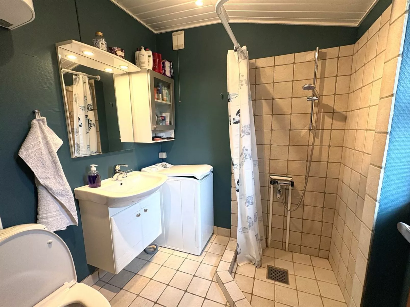 "Swea" - 2.5km from the sea - Drinnen