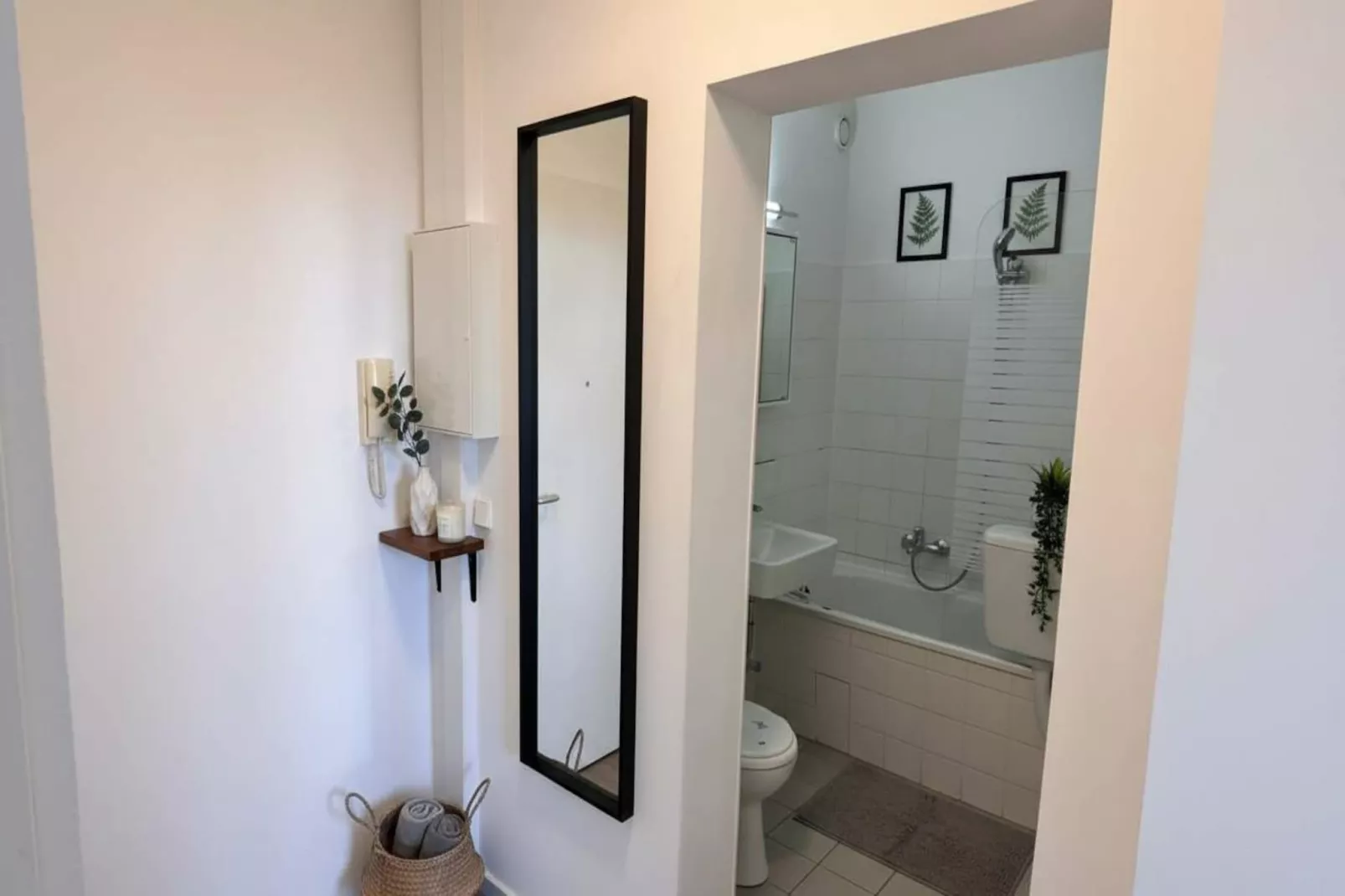 Alexanderplatz Chic Sunny City Studio - Bathroom