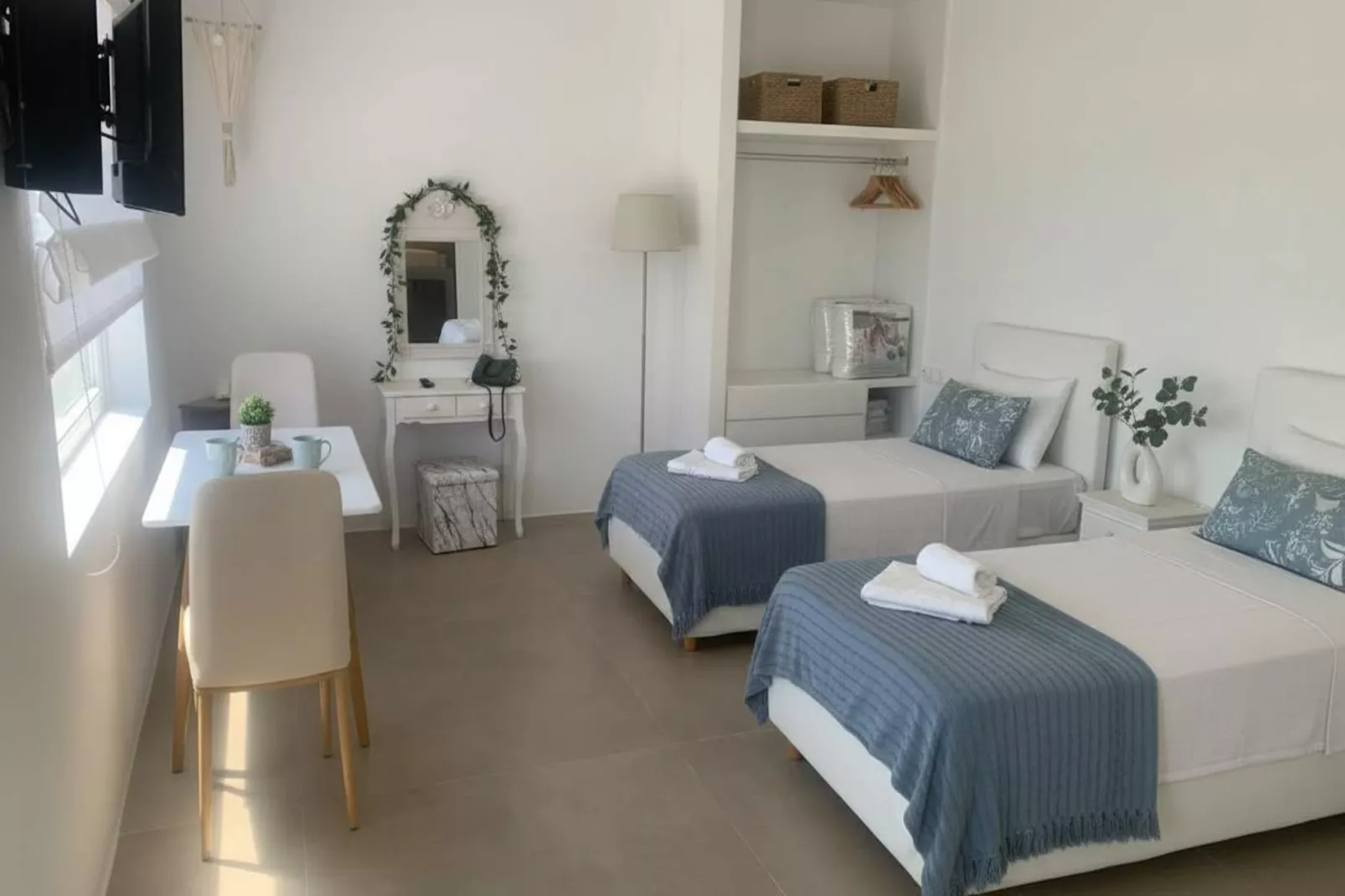 Marinos_St_vacay - Bedroom