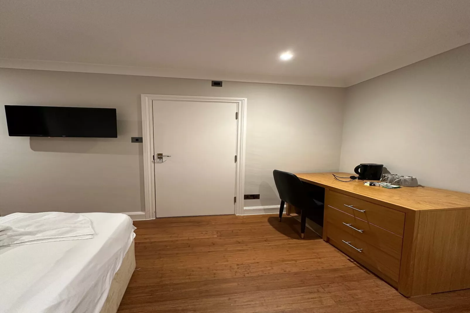Standard Single Room - Bedroom