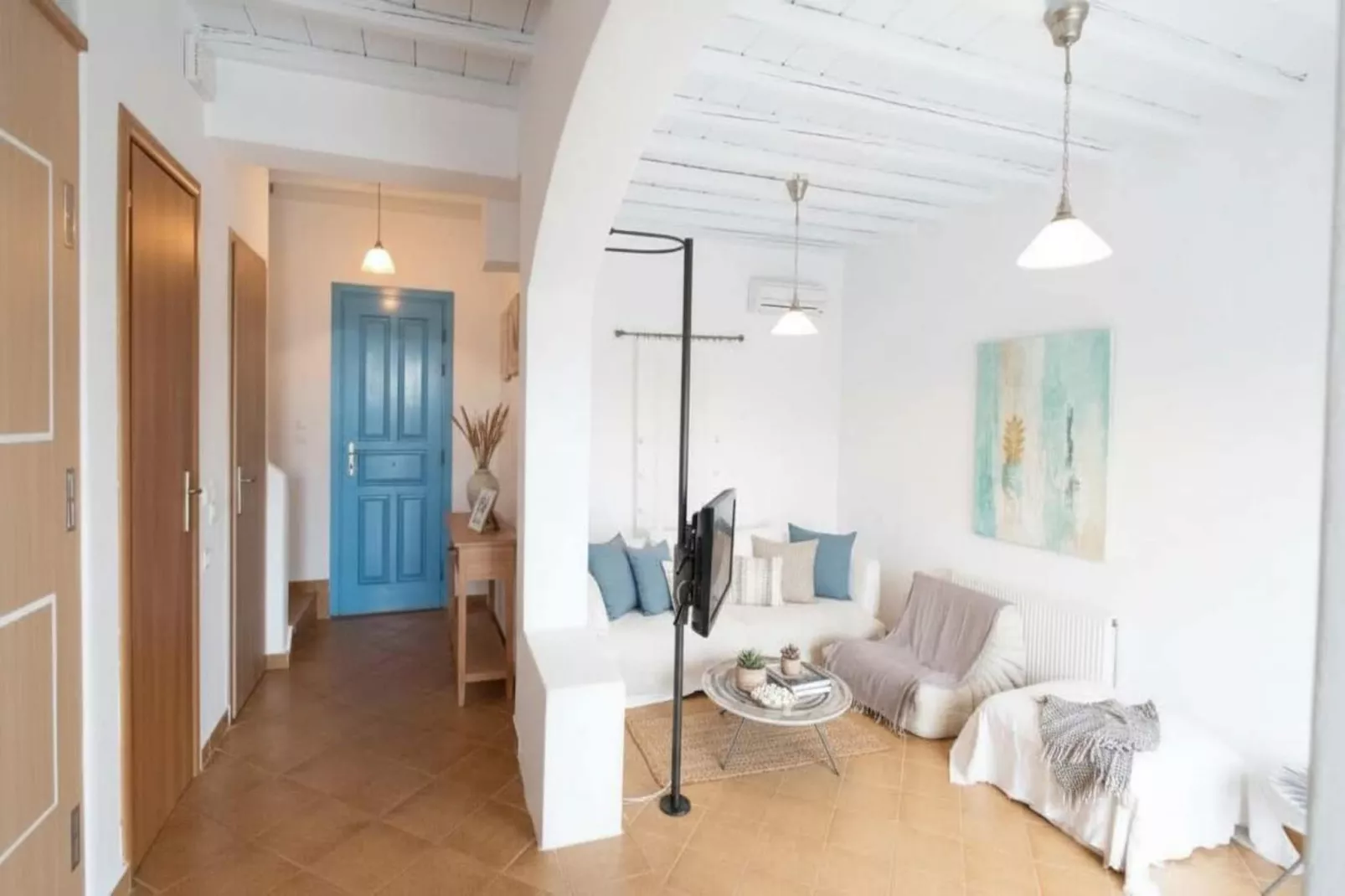 Maggie_vacay - Living room