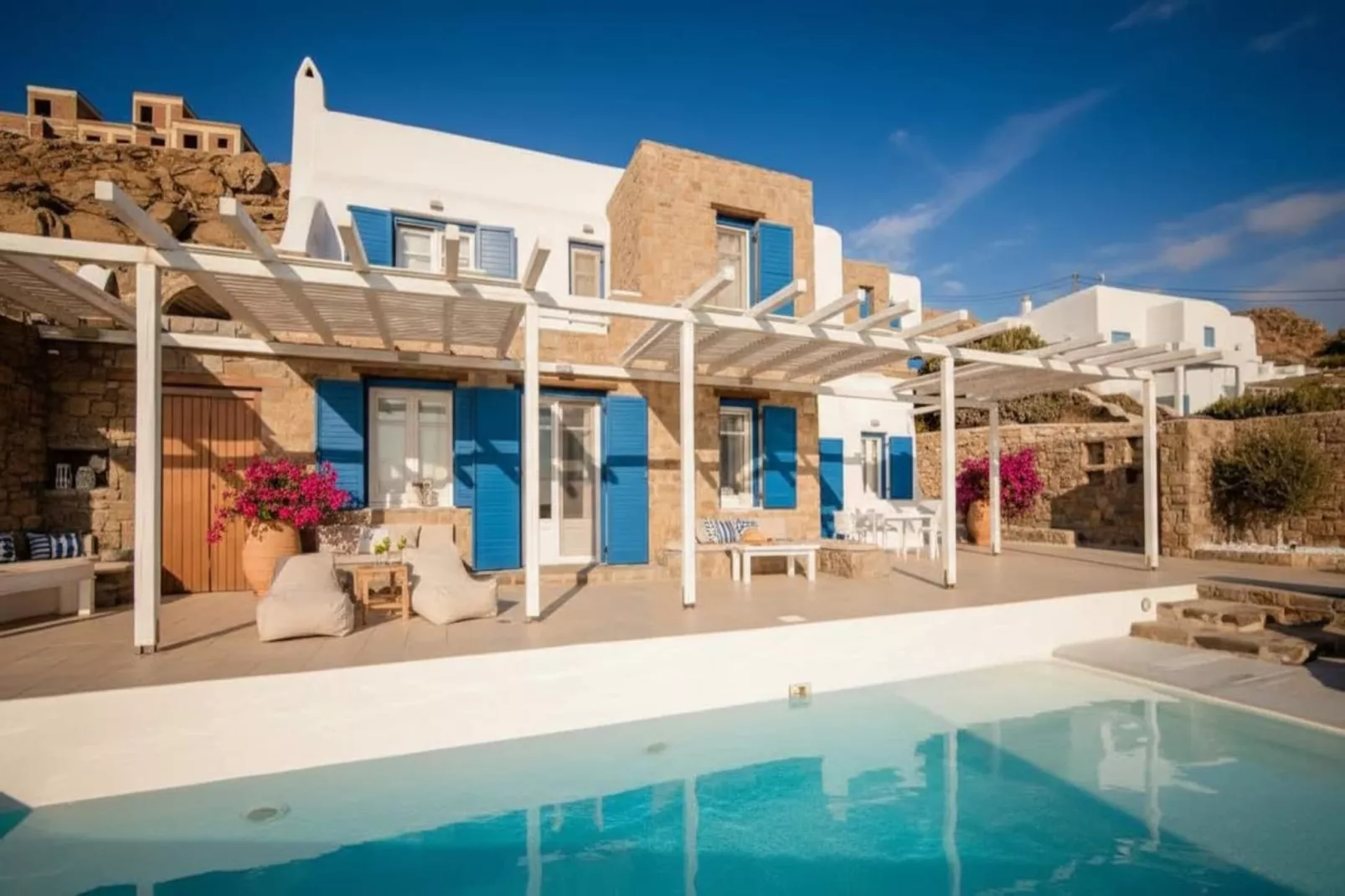 Argiro_Big_vacay - Exterior in summer