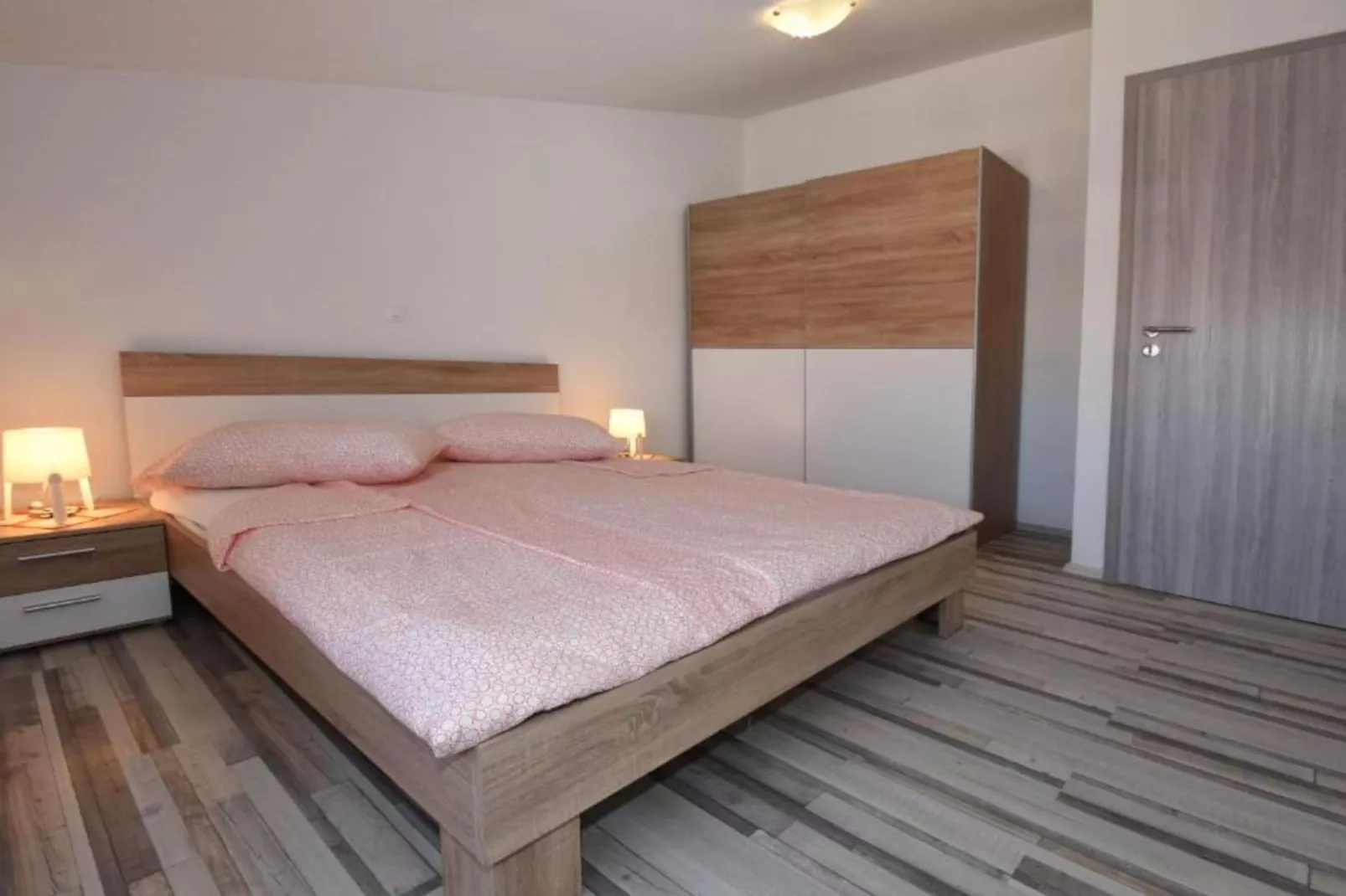 Apartments Sunset - Two bedroom Apartment with Terrace and Sea View (Gornji) - Schlafzimmer