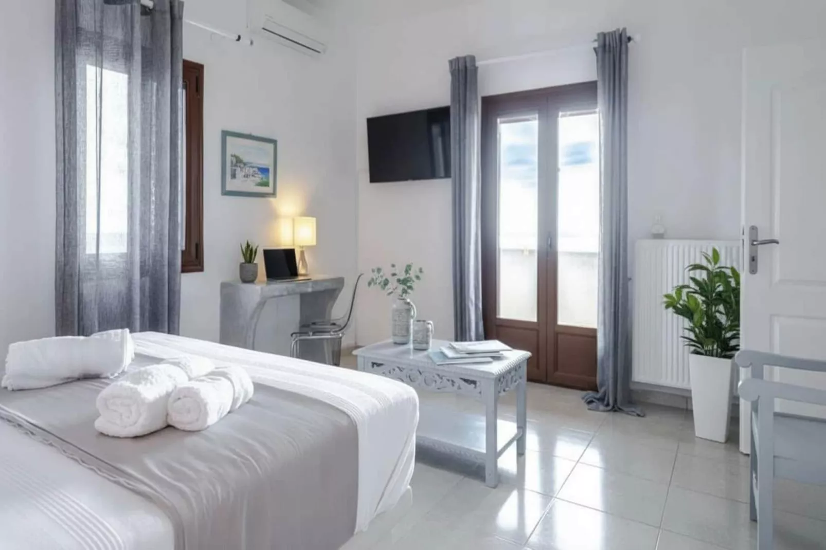 Stylish Santorini Residence with Endless Sea Views - Living room