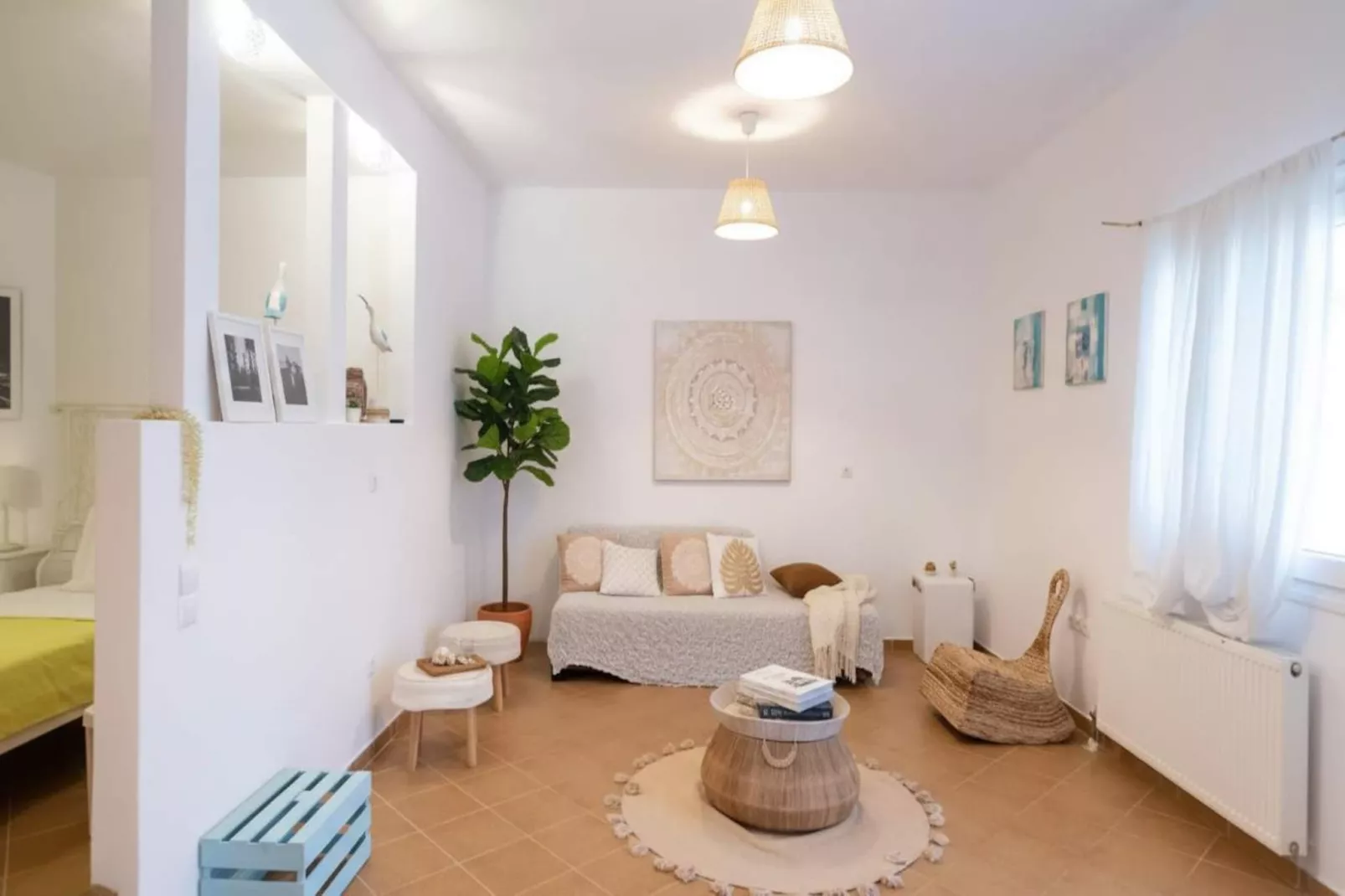 Maggie_vacay - Living room