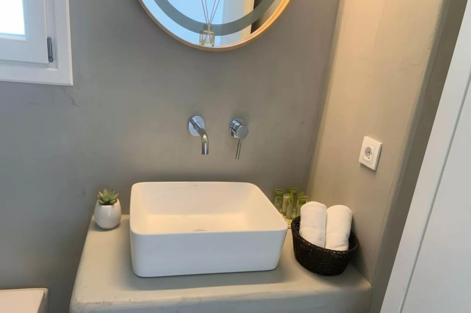 Marinos_St_vacay - Bathroom