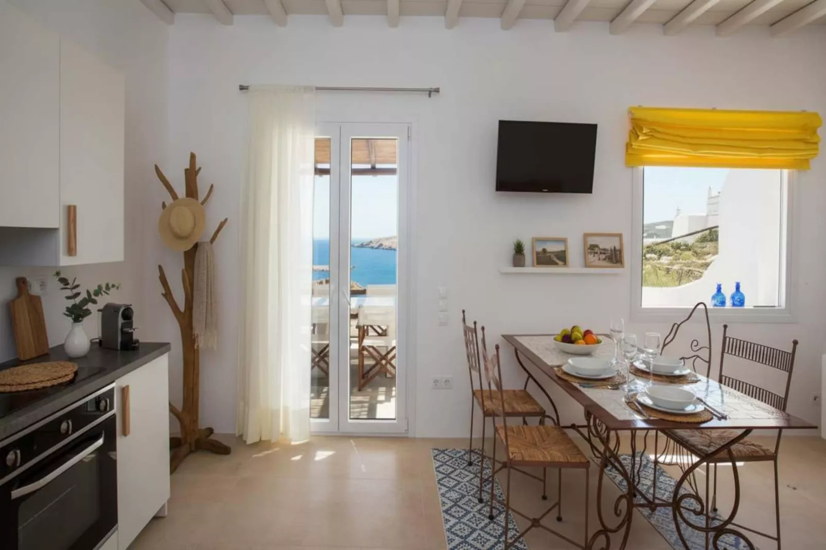 Scenic Agios Sostis Retreat with Sea Views - Wohnzimmer