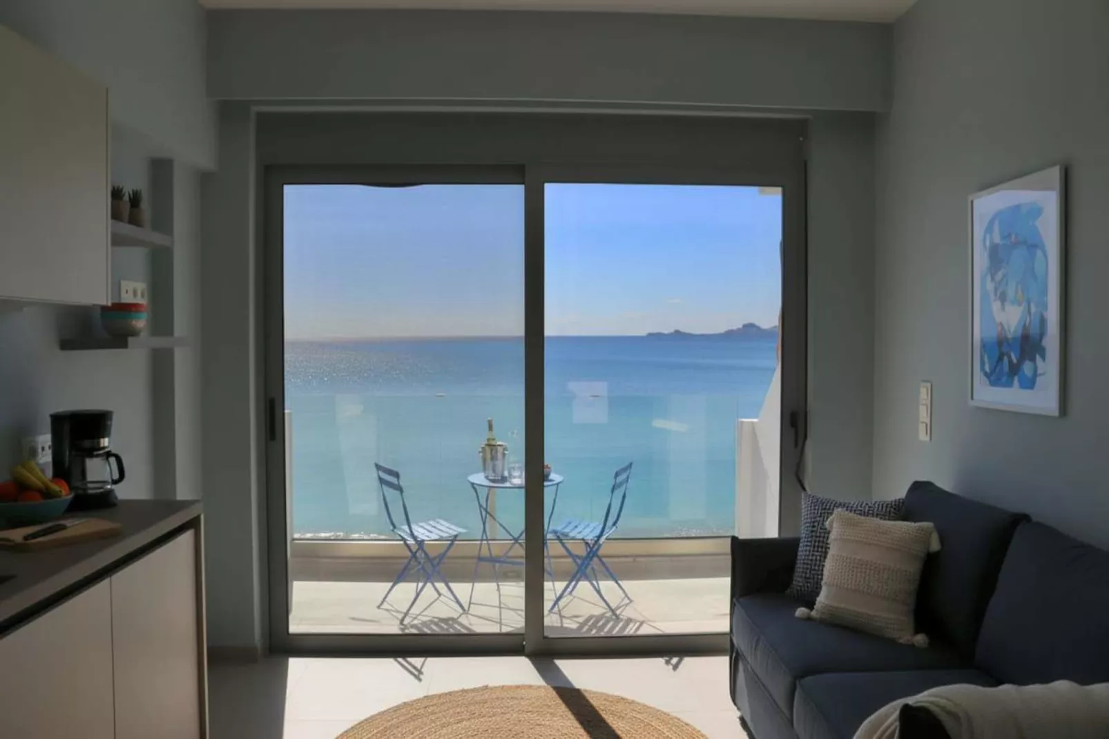 Premium Modern Charaki Studio w Beautiful Sea View - Salon