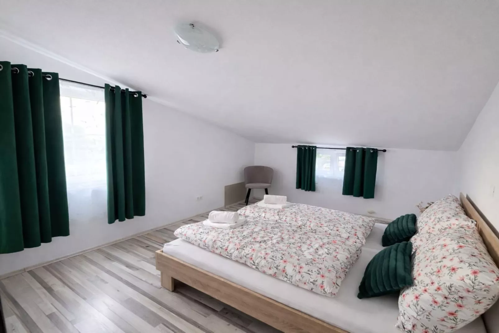 Apartments Sunset - Two bedroom Apartment with Terrace and Sea View (Gornji) - Schlafzimmer