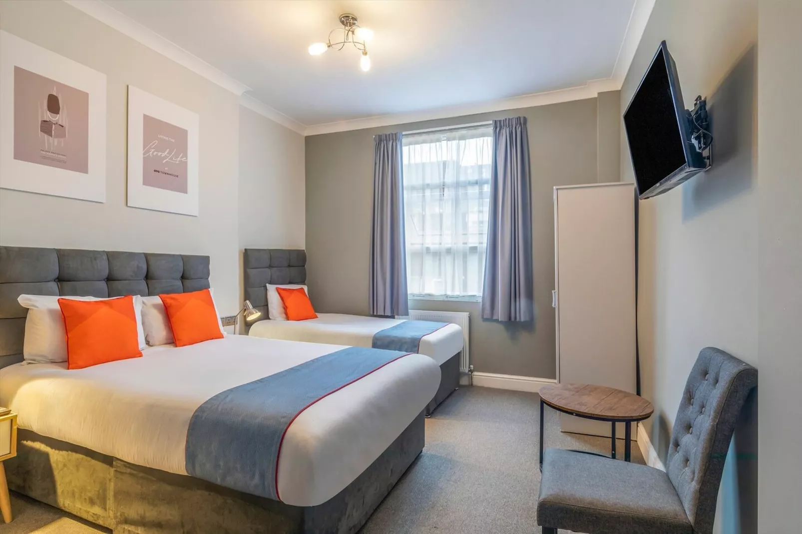 Standard Triple Room - Bedroom