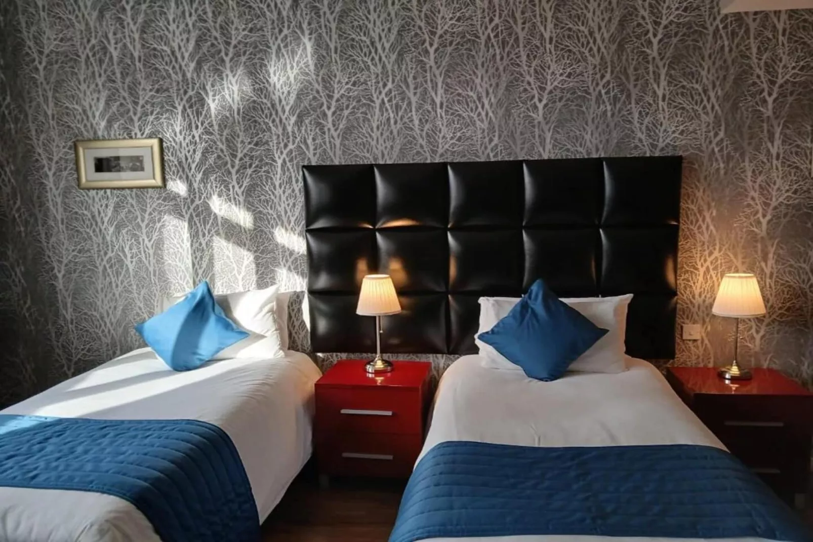 Standard Twin Room - Schlafzimmer