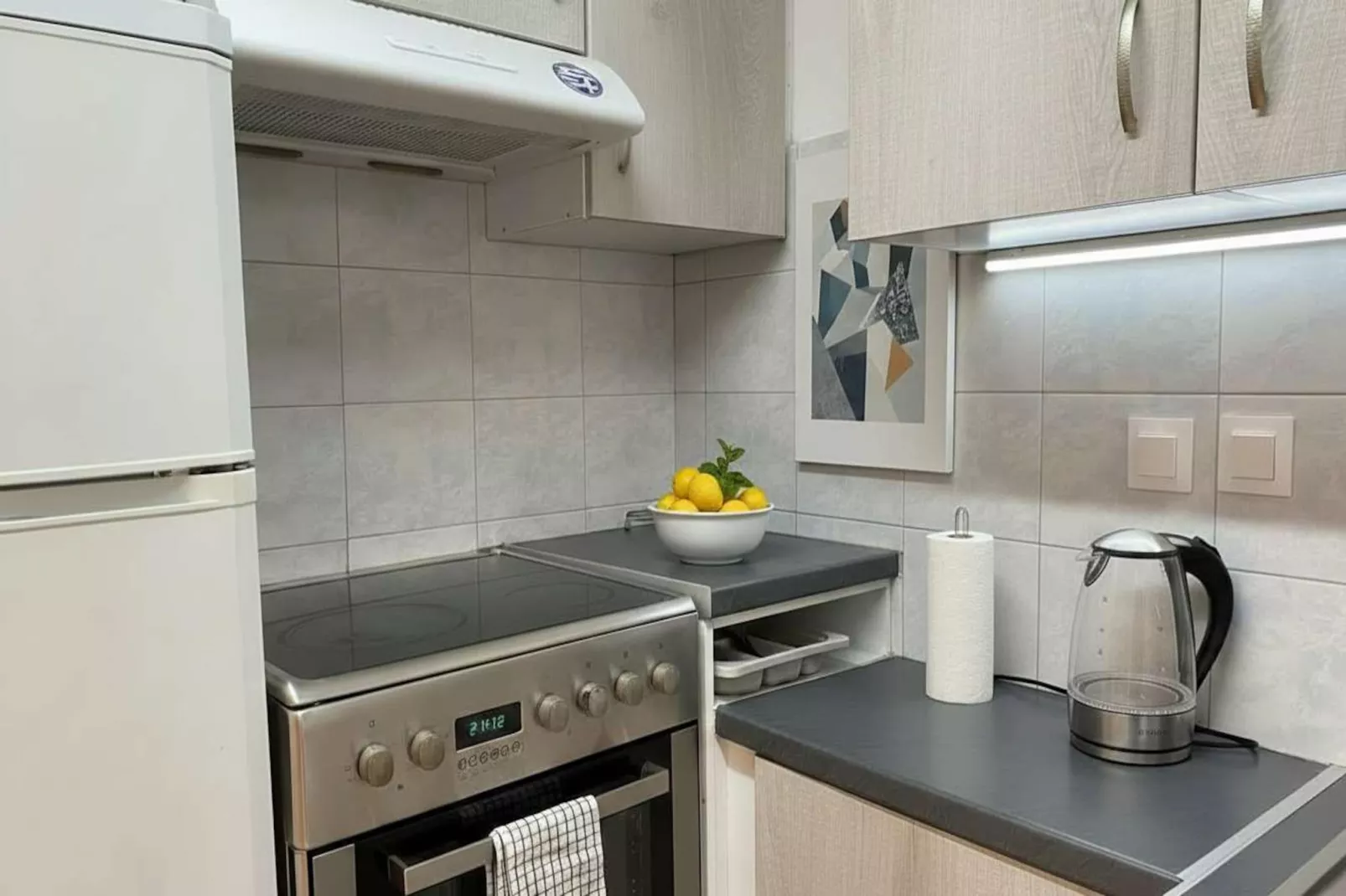 Chic White Marsis Paros Apt - Kitchen