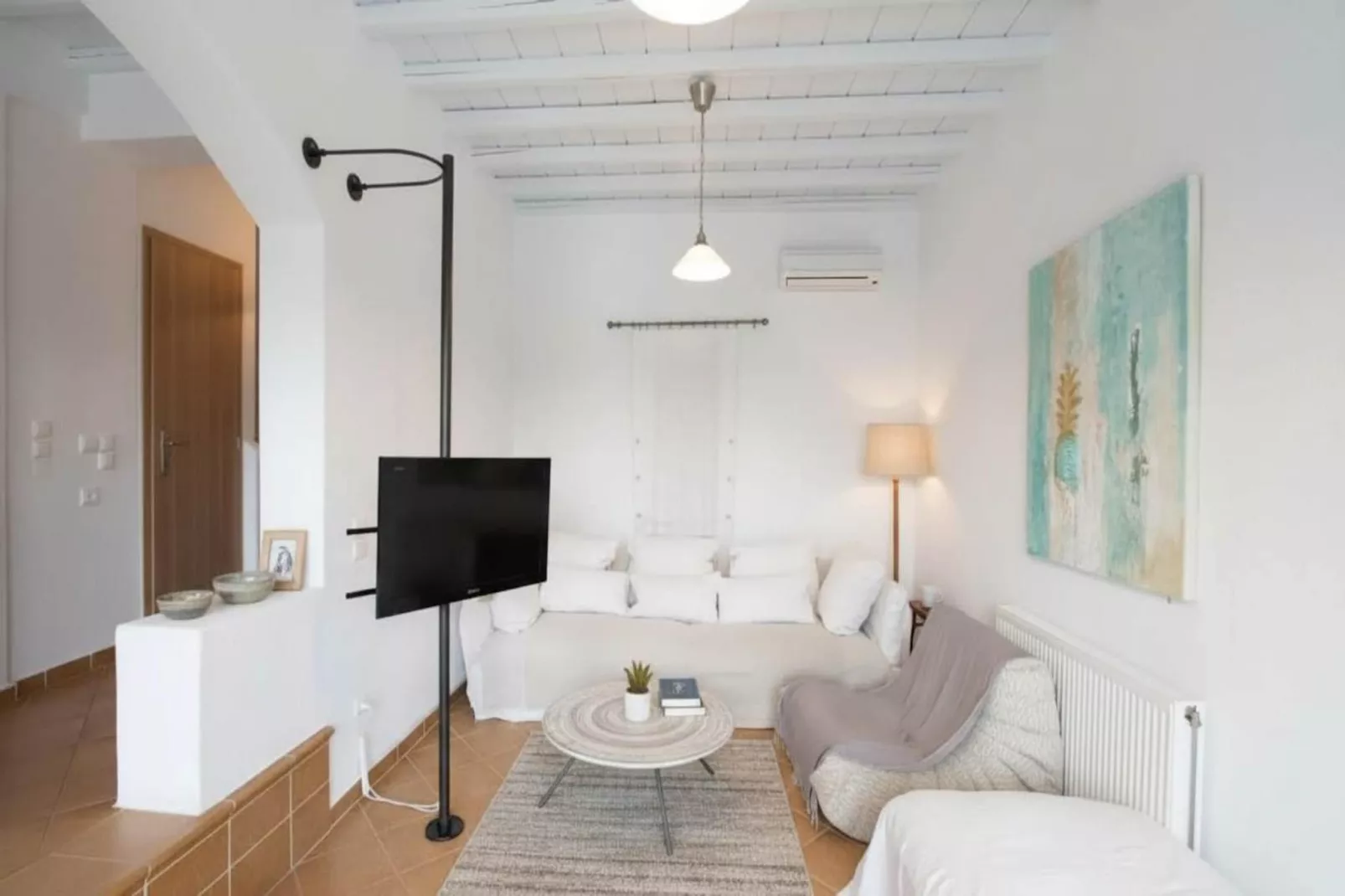 Maggie_vacay - Living room