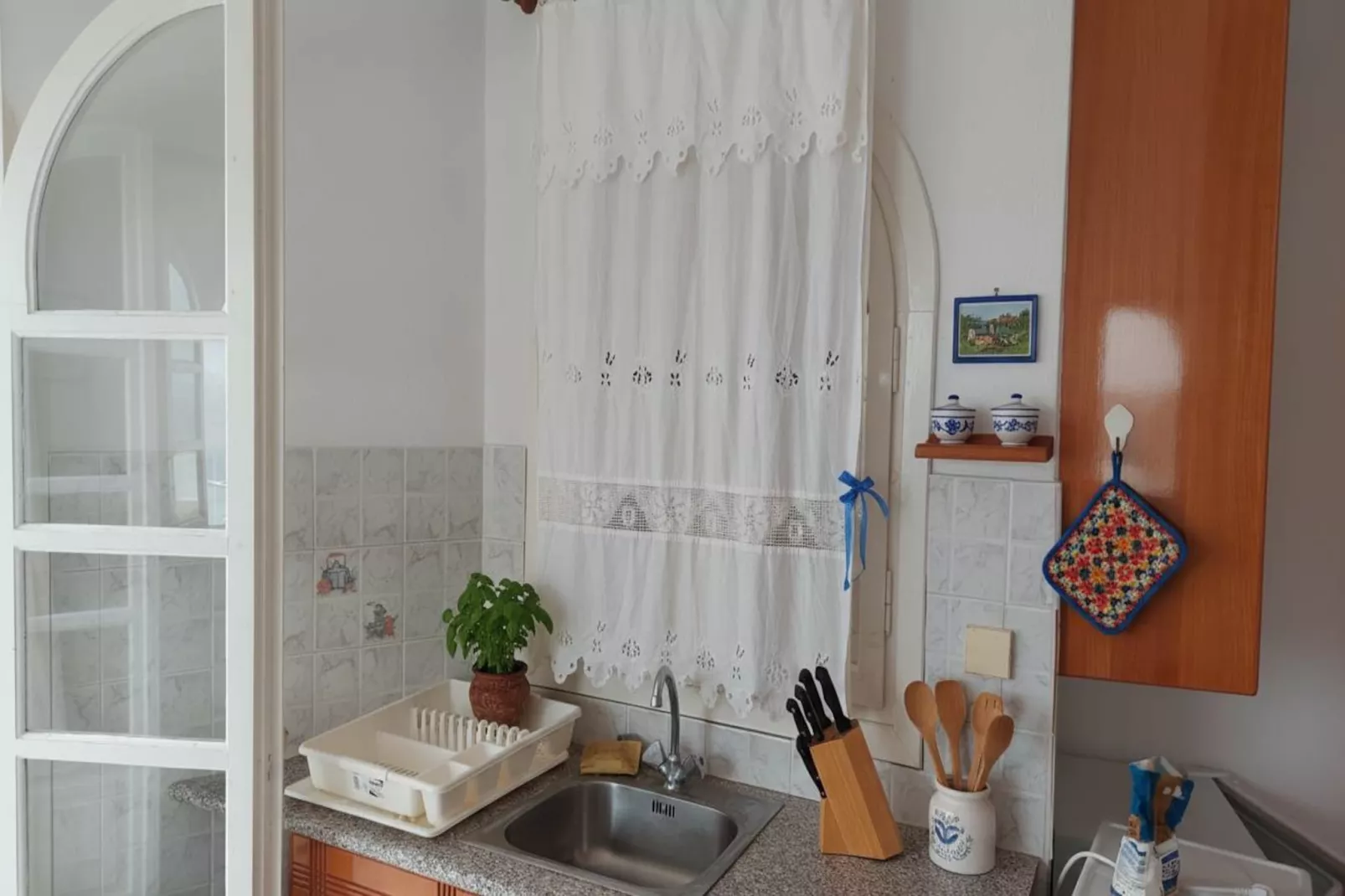 Peaceful Akrotiri Studio with Patio and Open Views - Cuisine