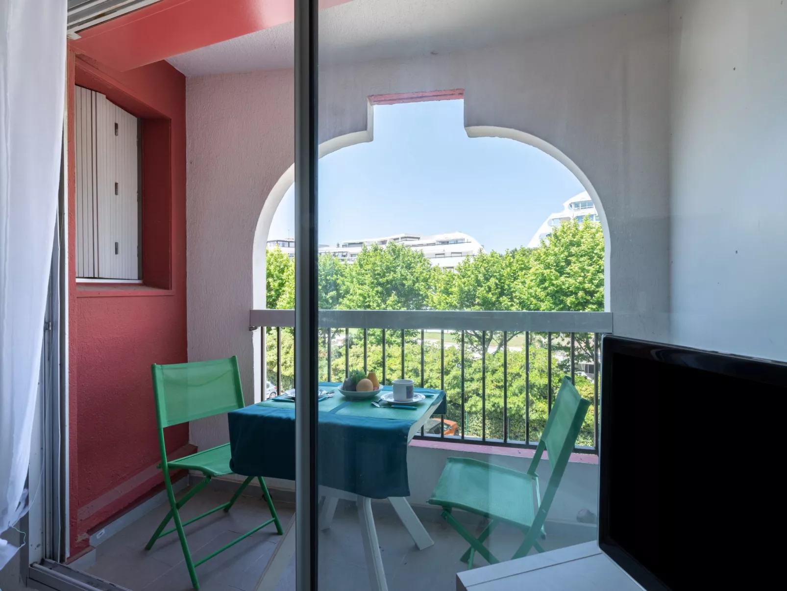 Les Grenadines - Outside