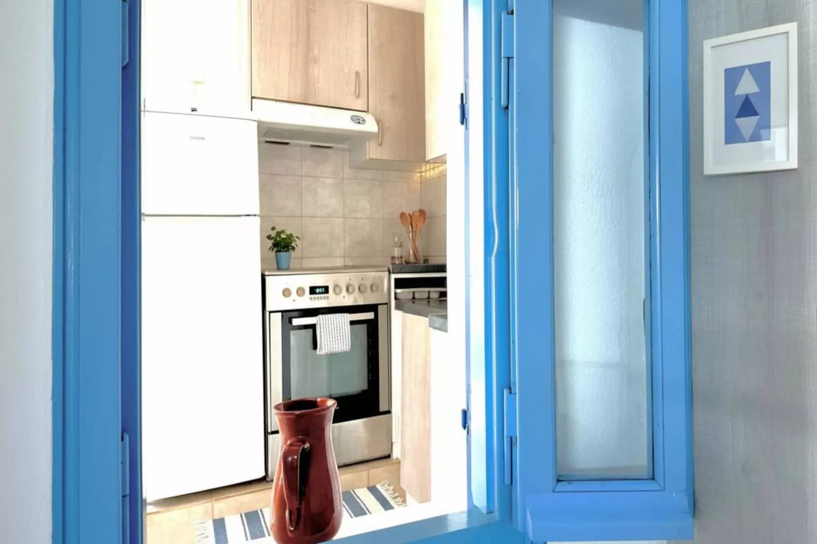 Chic White Marsis Paros Apt - Kitchen