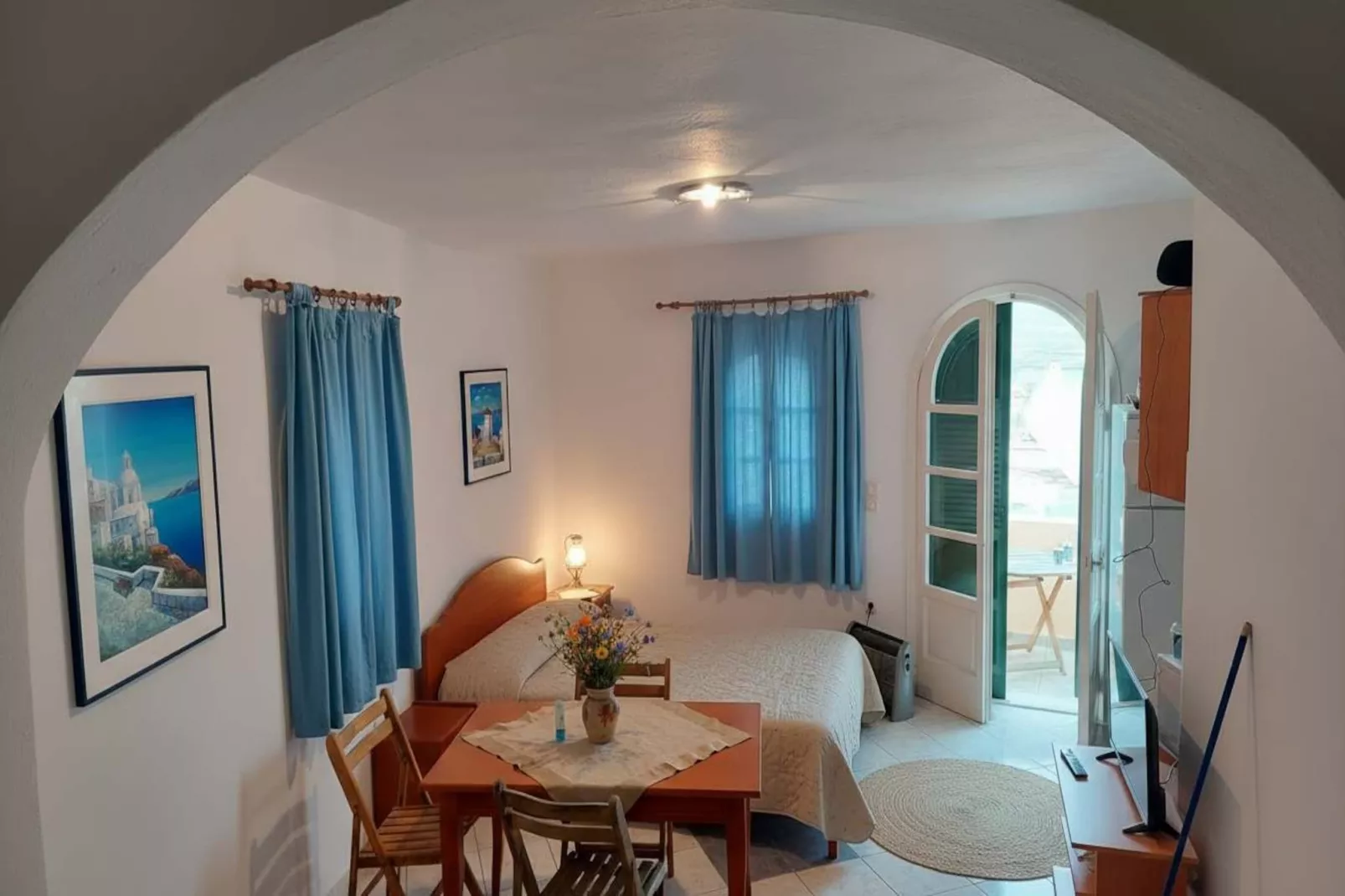 Peaceful Akrotiri Studio with Patio and Open Views - Chambre