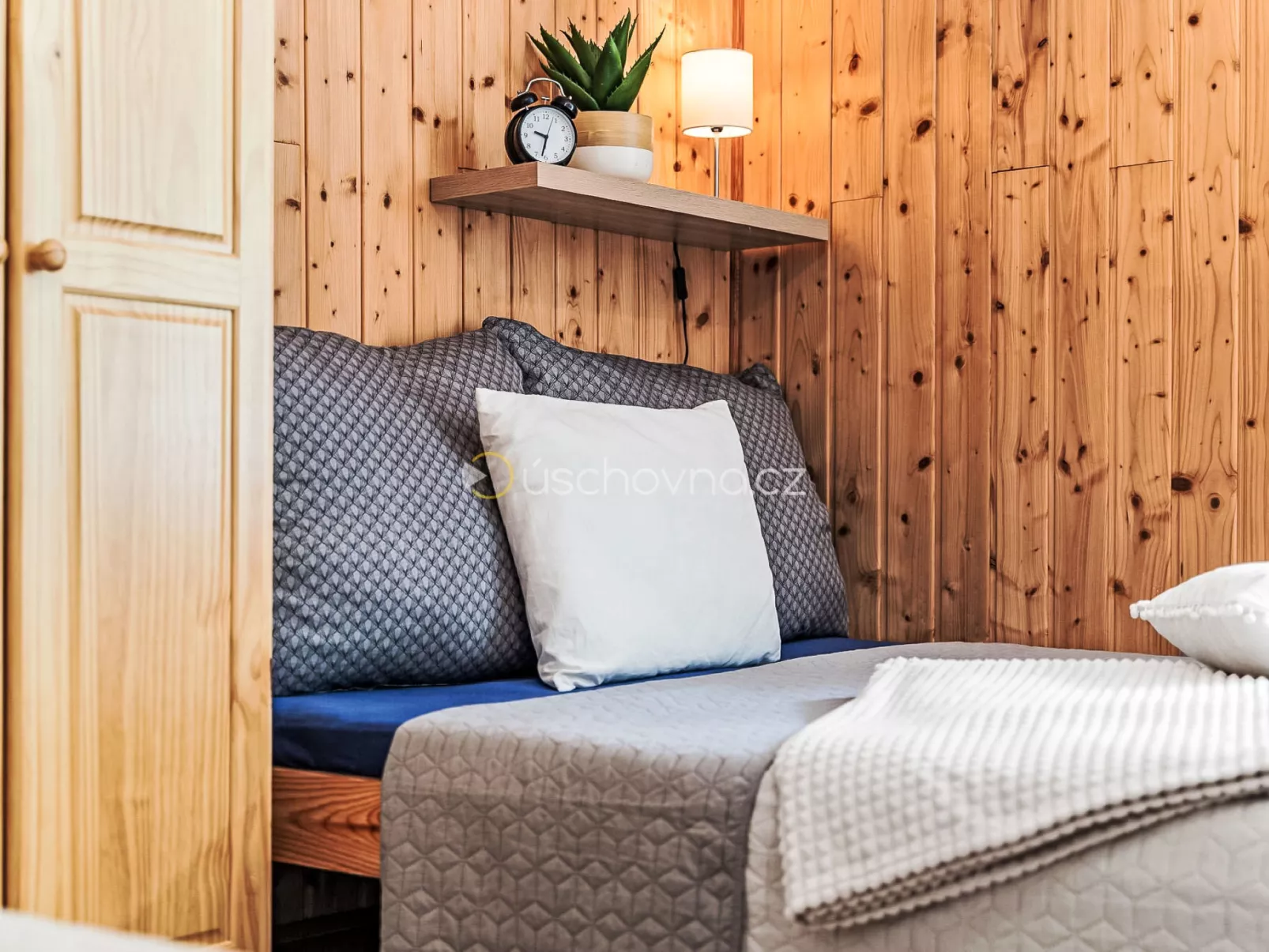 Hillside Terrace - Inside