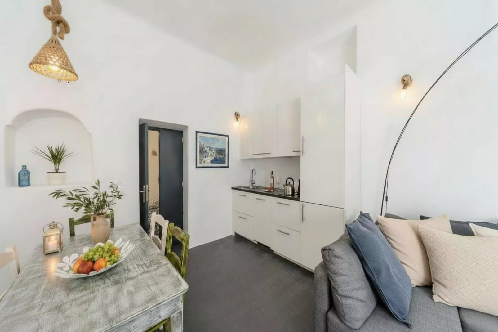 Dionysos Wine Authentic Stay 2 Bd Santorini Home - Dining room