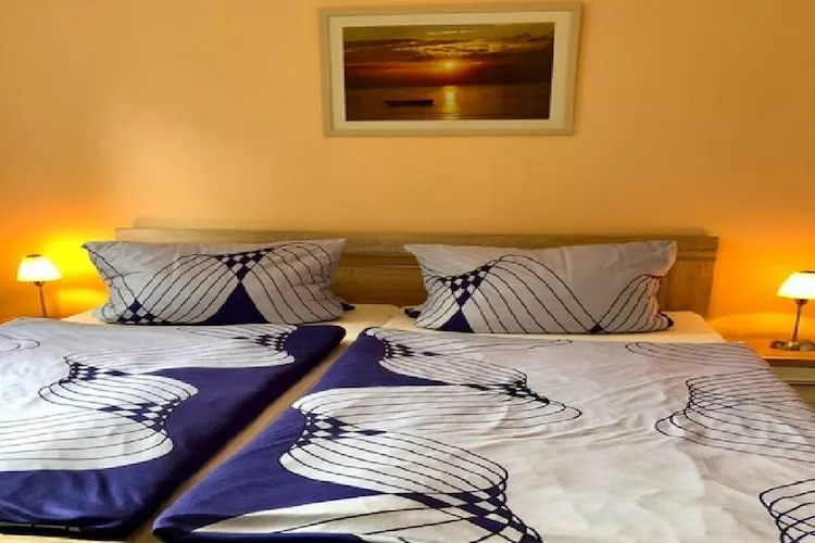 Doppelhaushälfte links - Bedroom