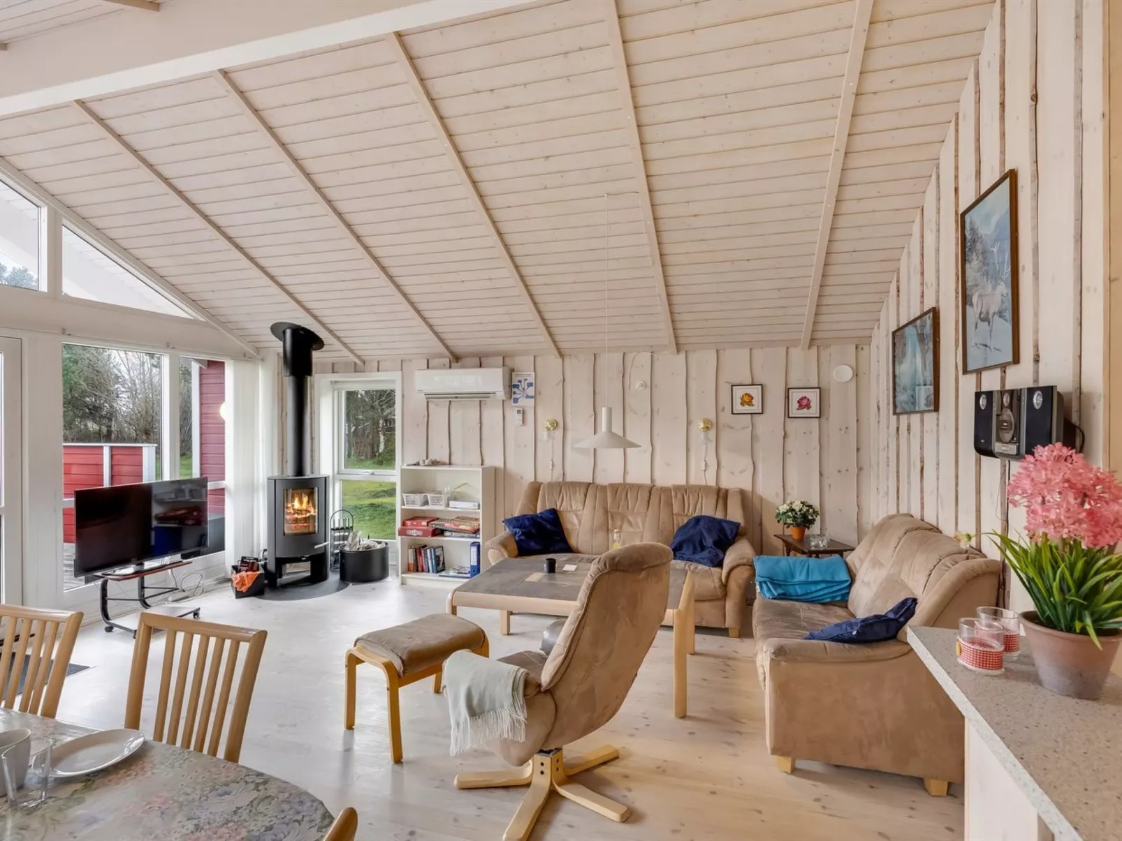 "Hialmar" - 300m from the sea - Inside