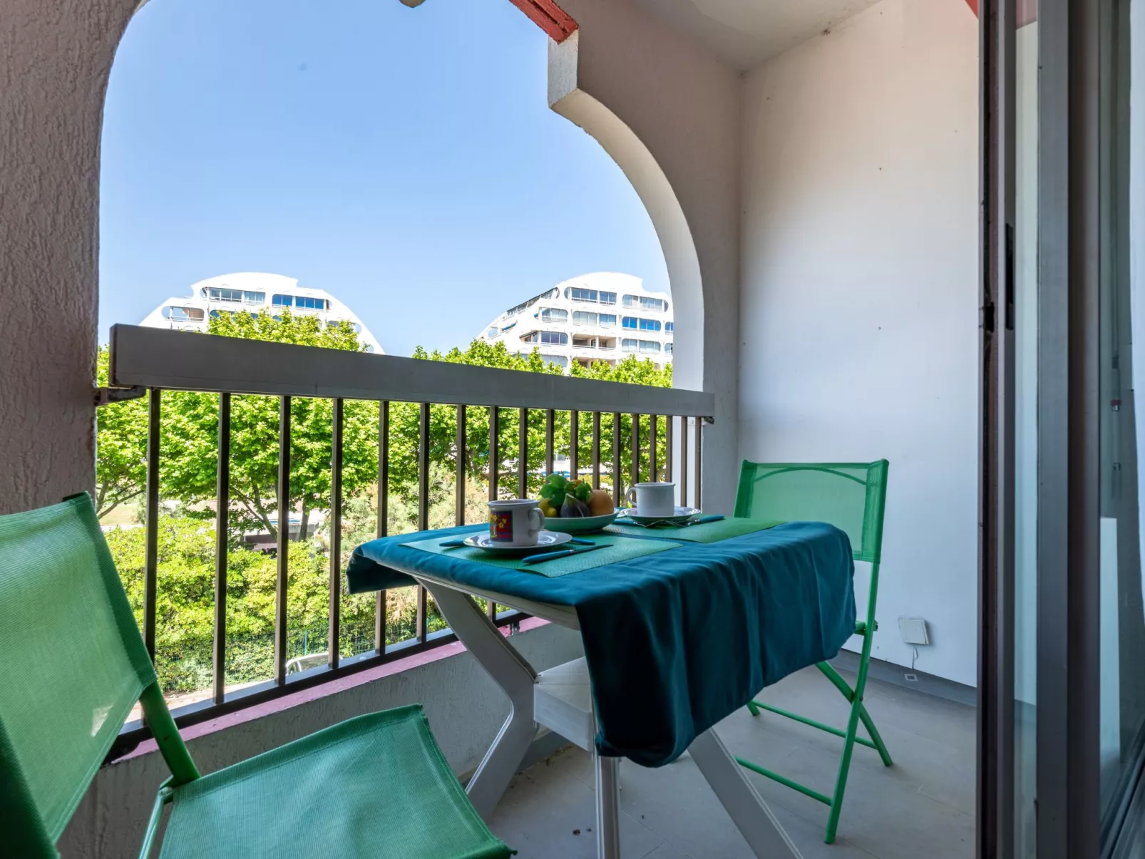 Les Grenadines - Outside