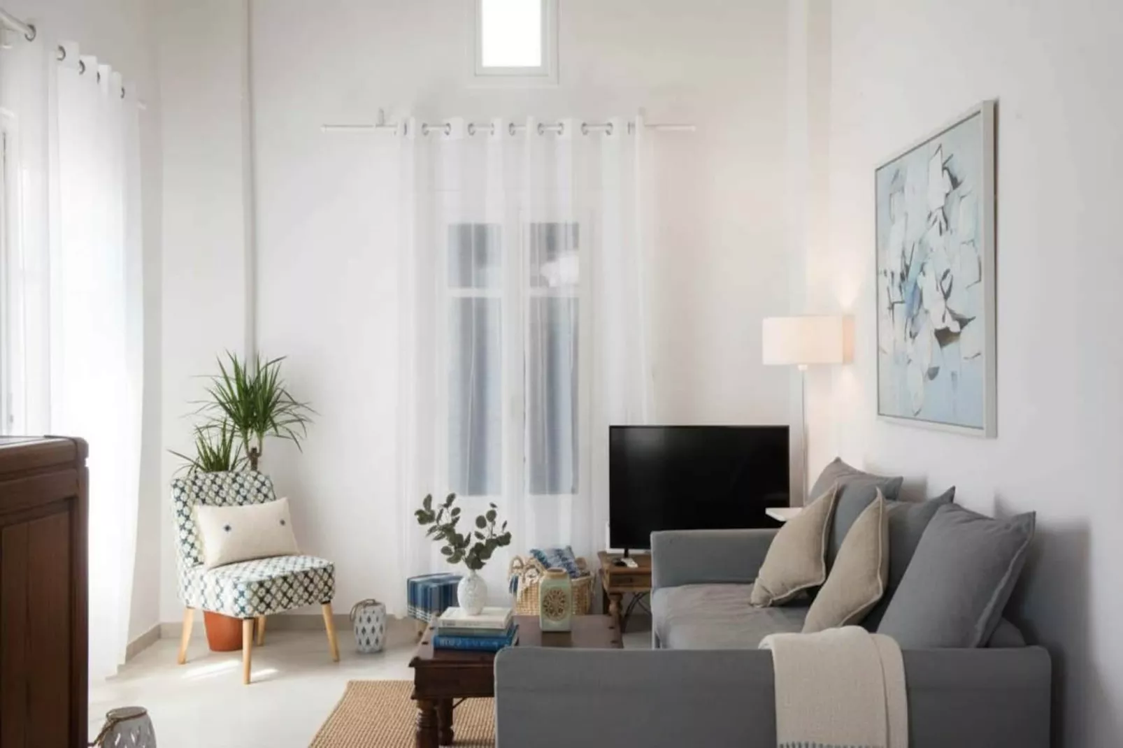 Ornos Elegant 2 Bd House with Shared Pool - Living room