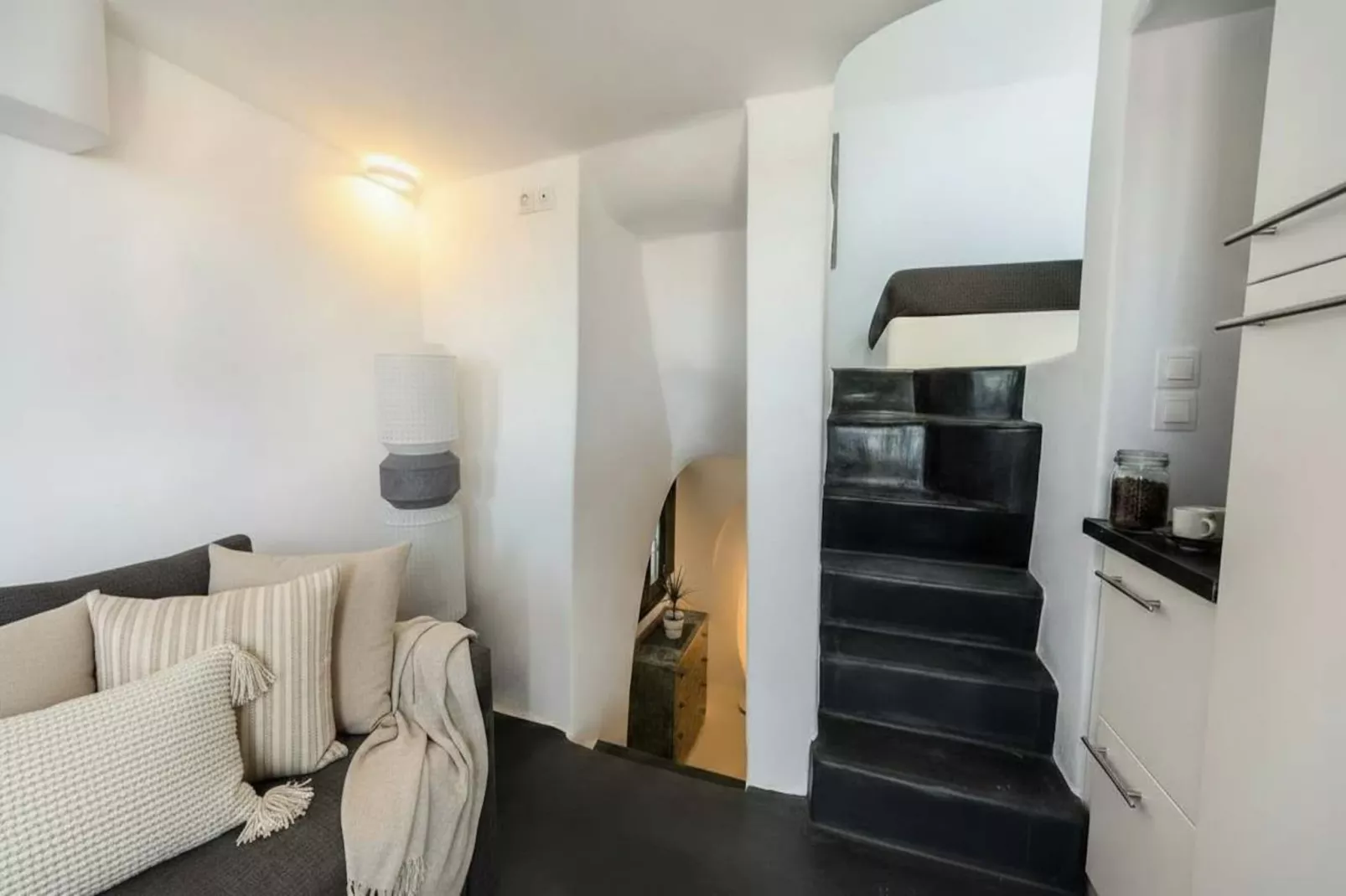 Poseidon’s Water Escape Santorini Rooftop Jacuzzi - Landing